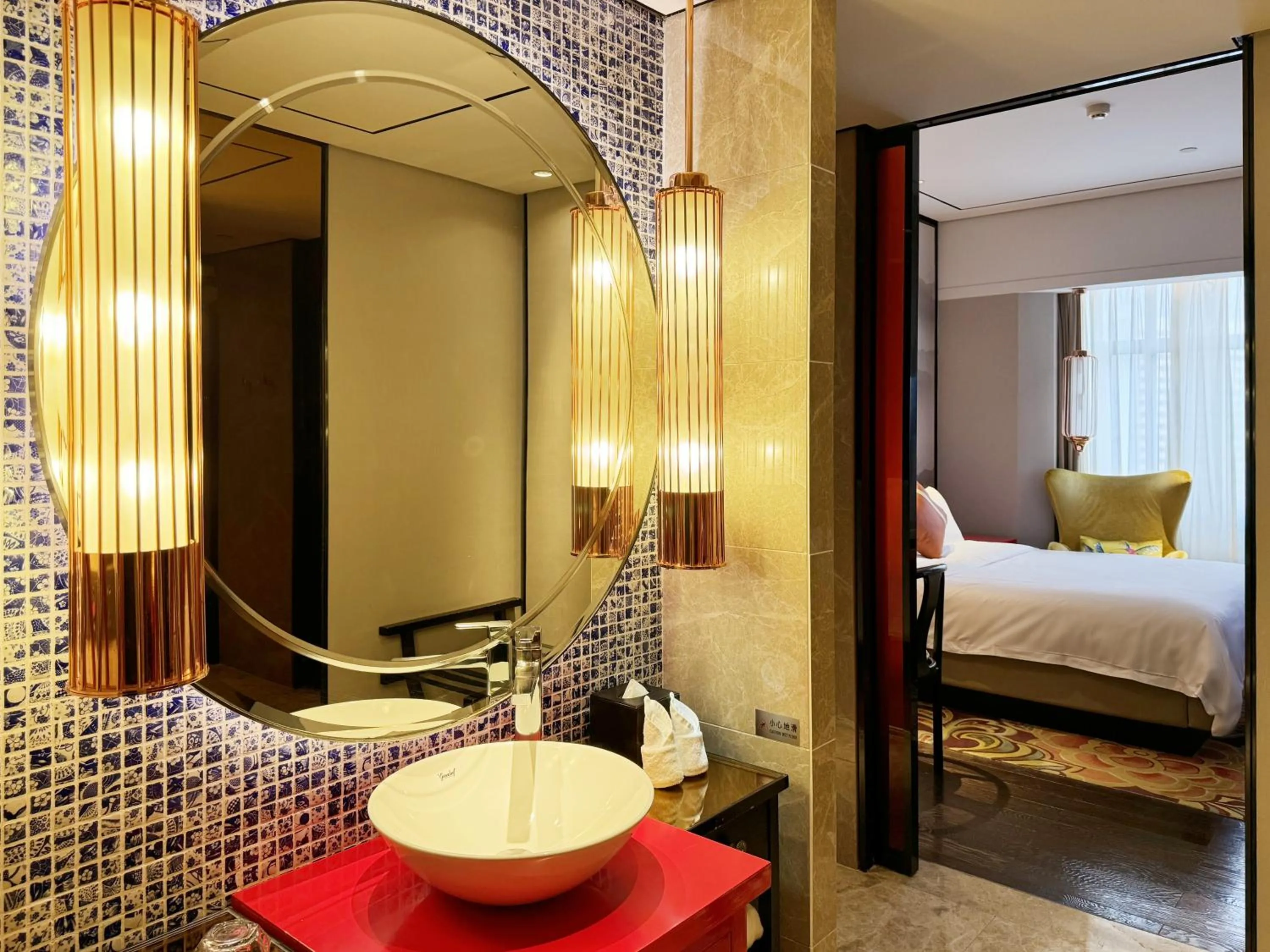 Bathroom, Bed in Baiyun Hotel Guangzhou