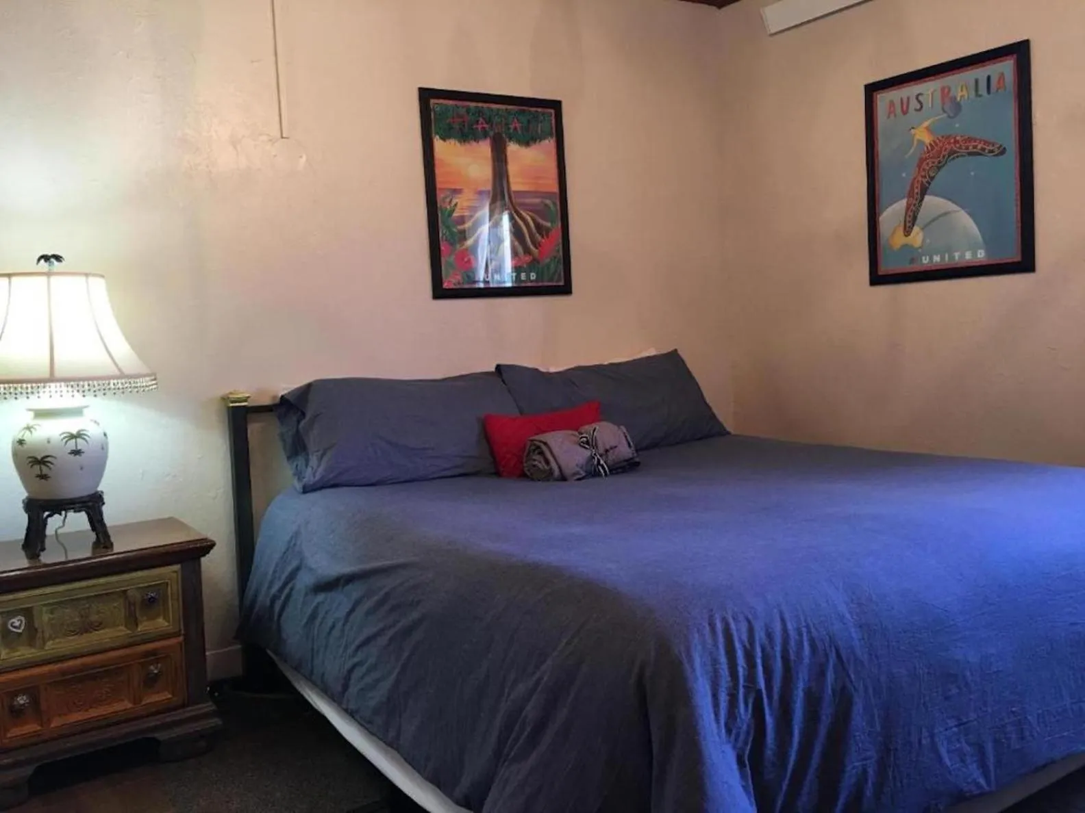 Bed in The Viking Lodge - Downtown Winter Park Colorado