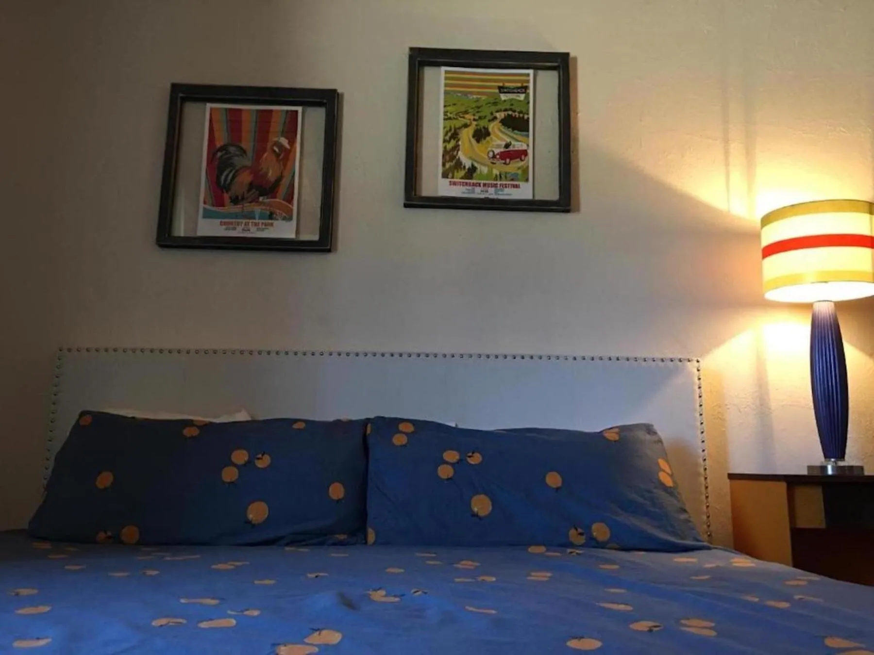 Bed in The Viking Lodge - Downtown Winter Park Colorado