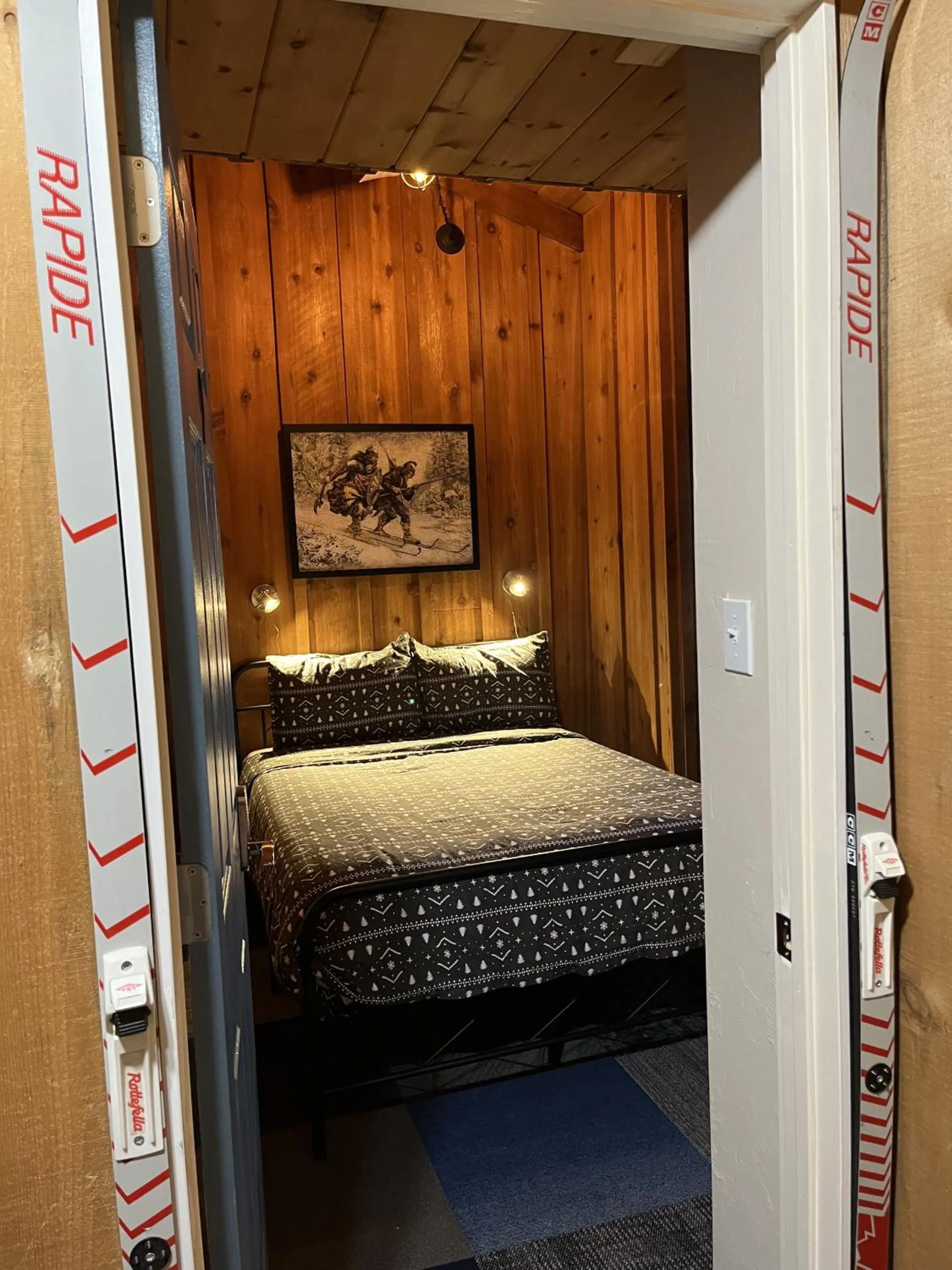 Bed in The Viking Lodge - Downtown Winter Park Colorado