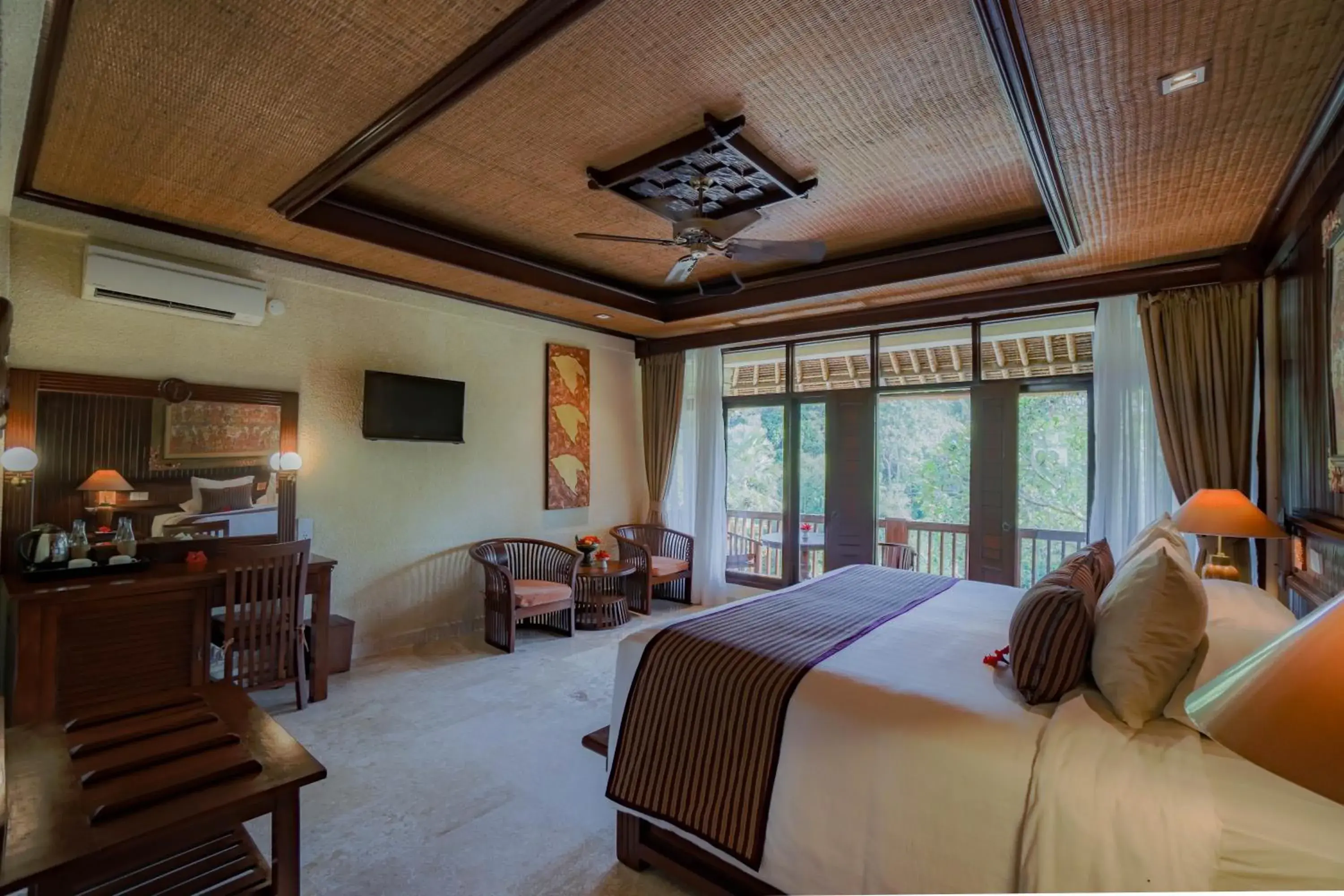 Premier Rajah Room in Hotel Tjampuhan Spa Premier Rajah Room in Hotel Tjampuhan Spa