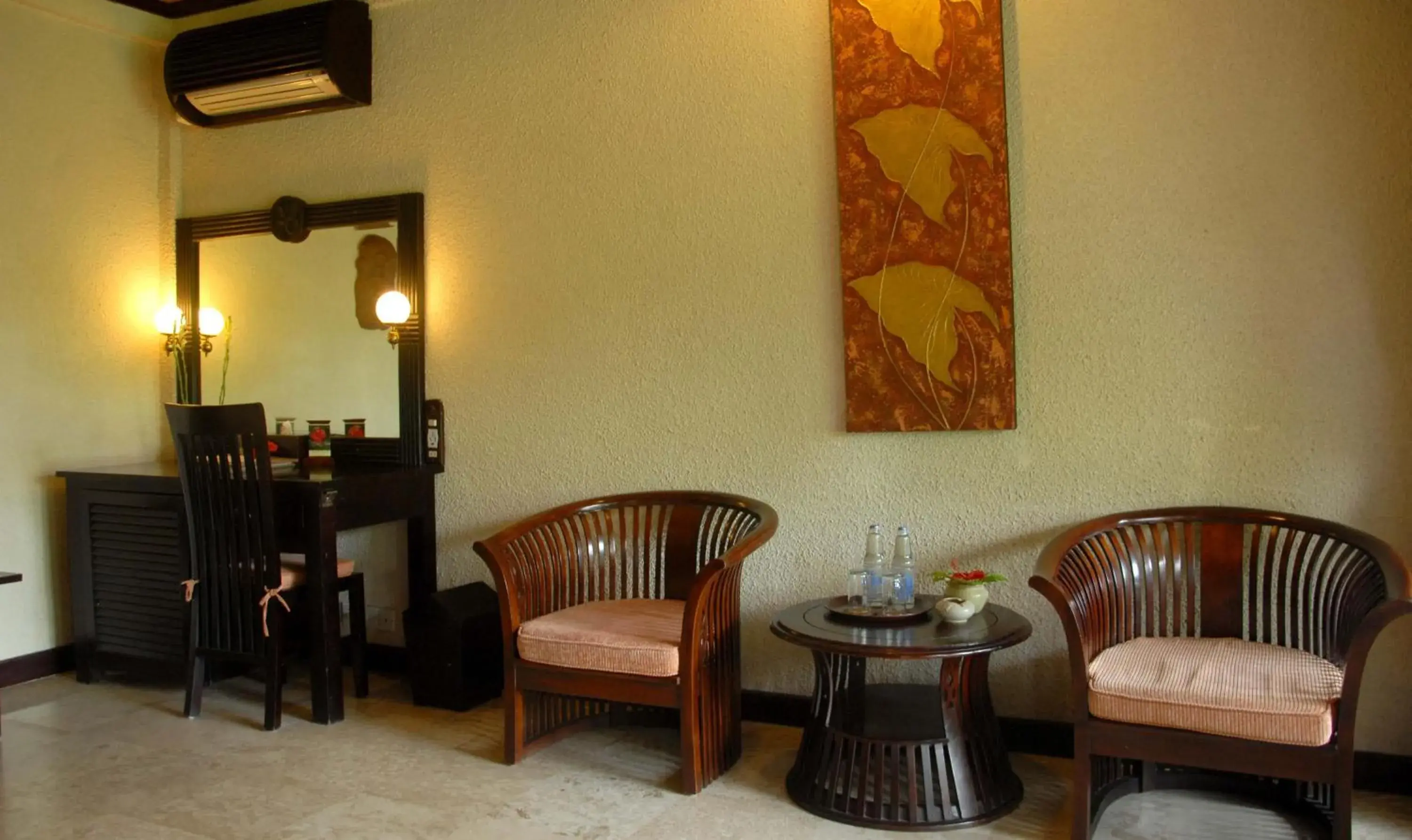 Superior Room with Free Use of Spa Facilities in Hotel Tjampuhan Spa Superior Room with Free Use of Spa Facilities in Hotel Tjampuhan Spa