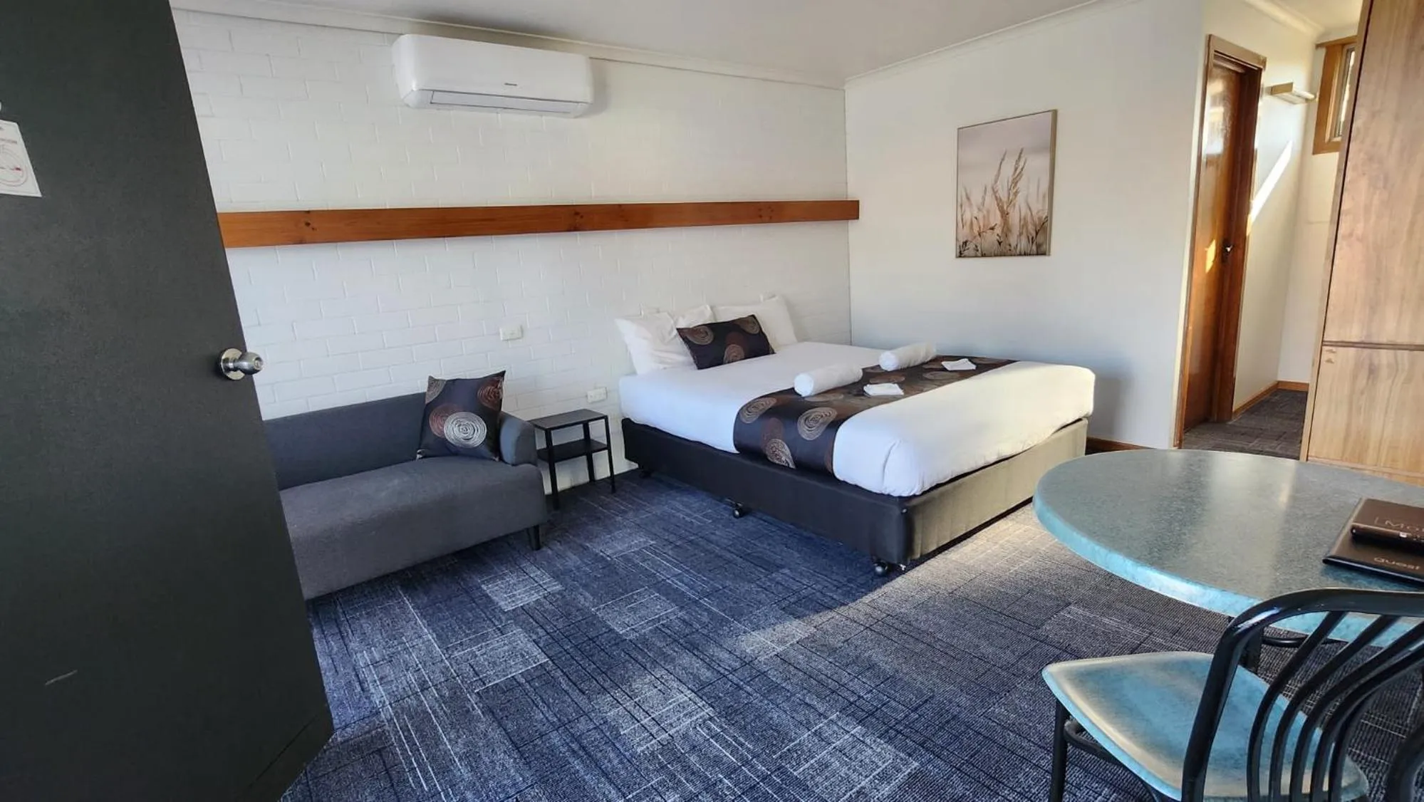 Bed in Motel Stawell