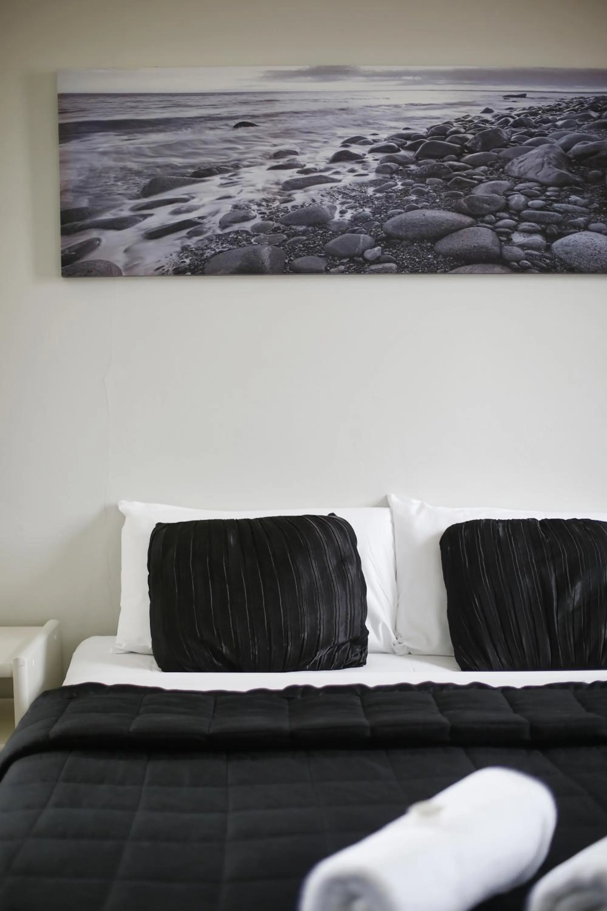 Bed in The Lakes Hotel