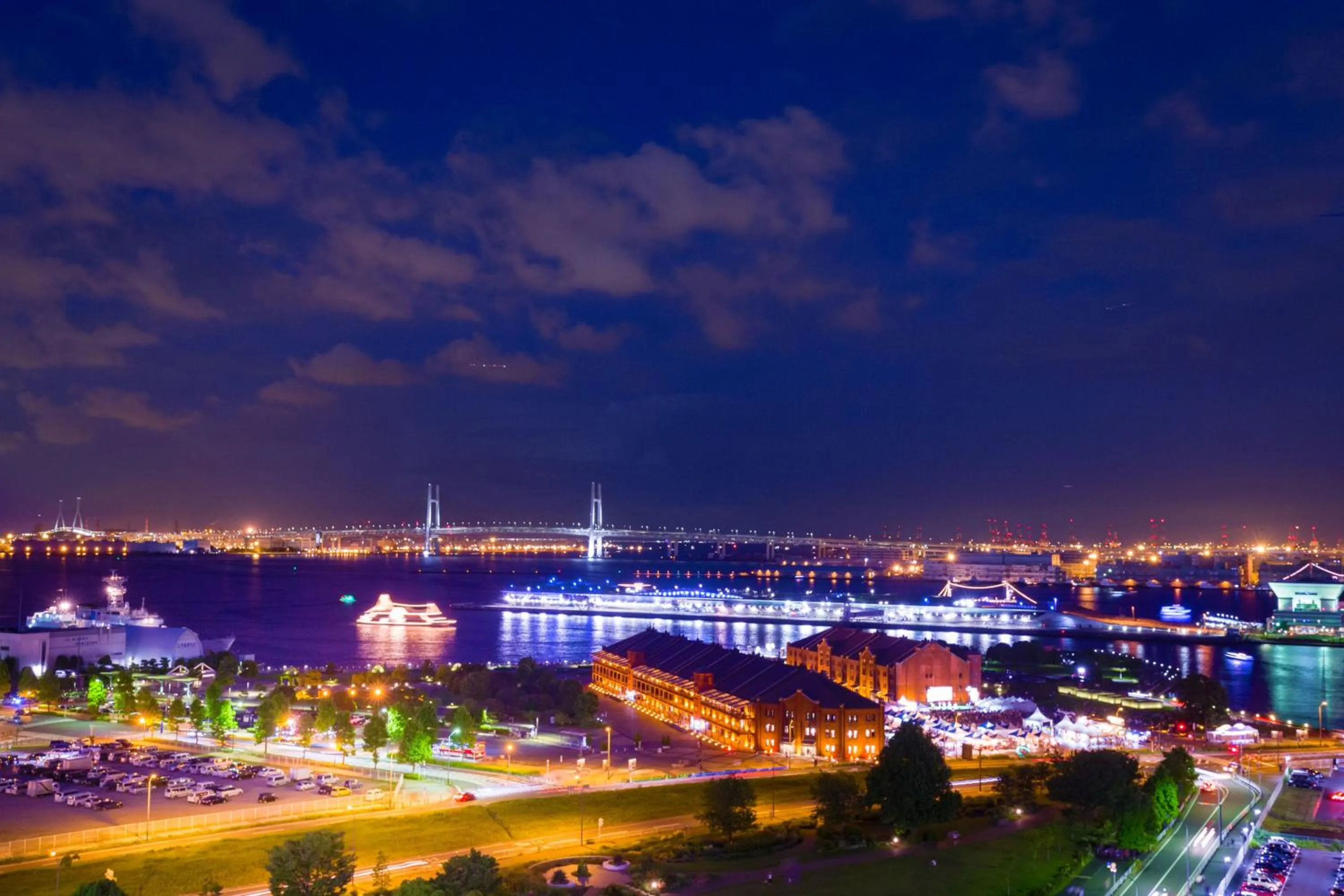 Night in Navios Yokohama