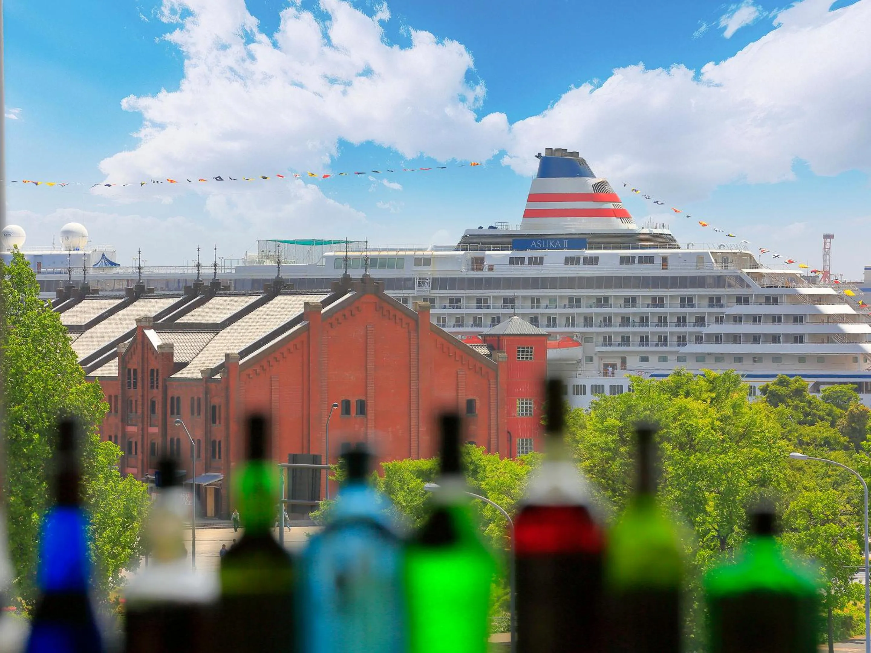 Lounge or bar in Navios Yokohama