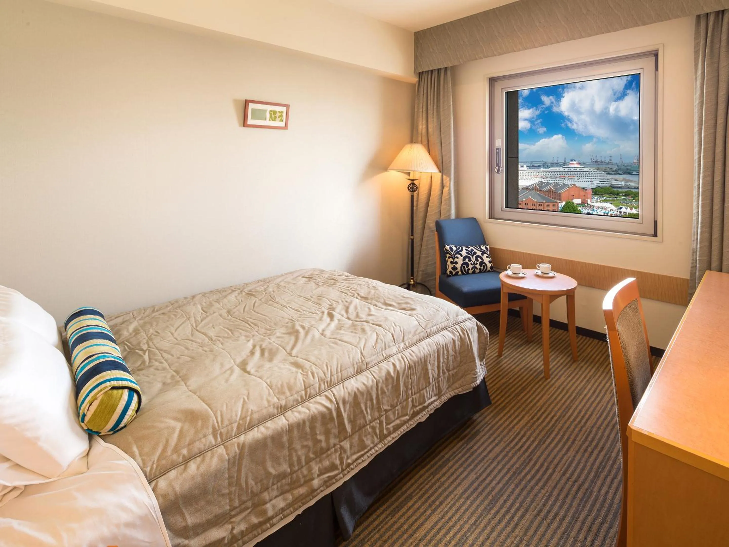 Photo of the whole room, Bed in Navios Yokohama