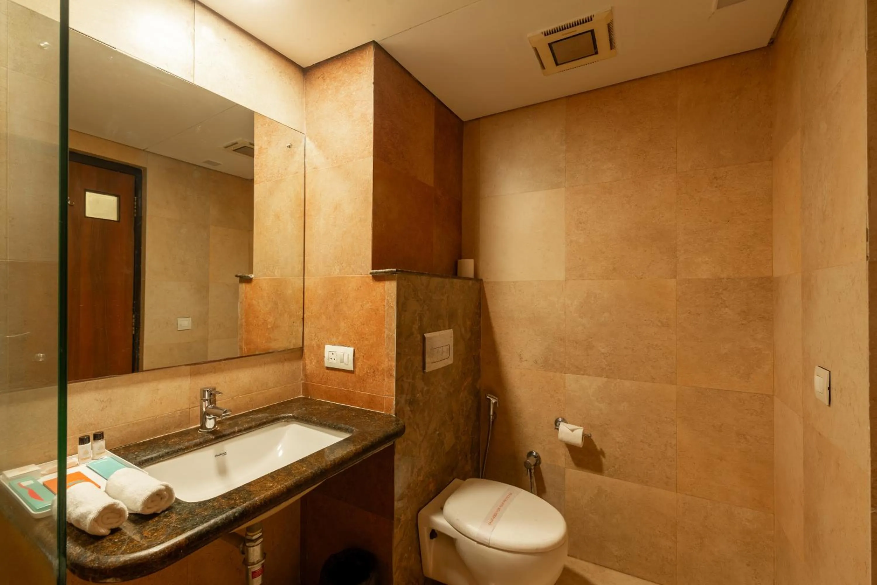 Bathroom in Whispering Palms Hotel Jaipur