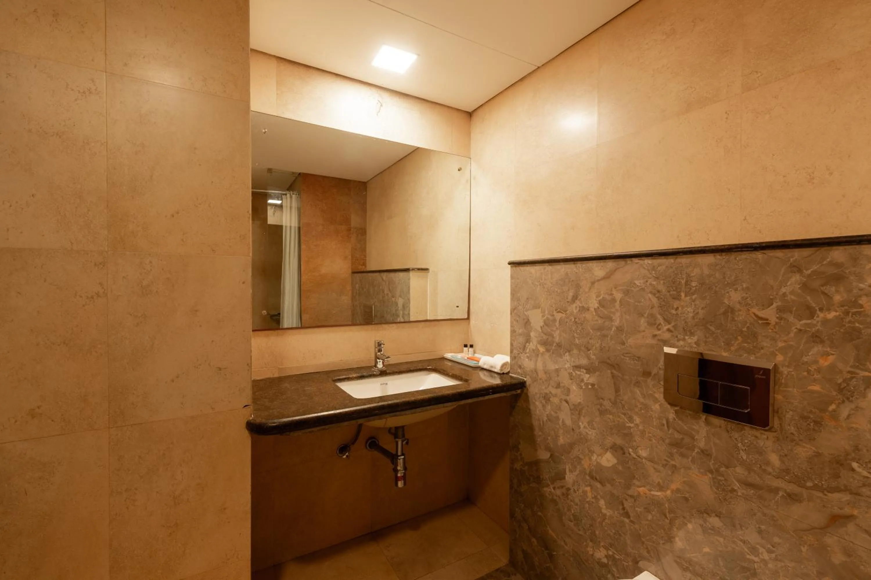 Bathroom in Whispering Palms Hotel Jaipur