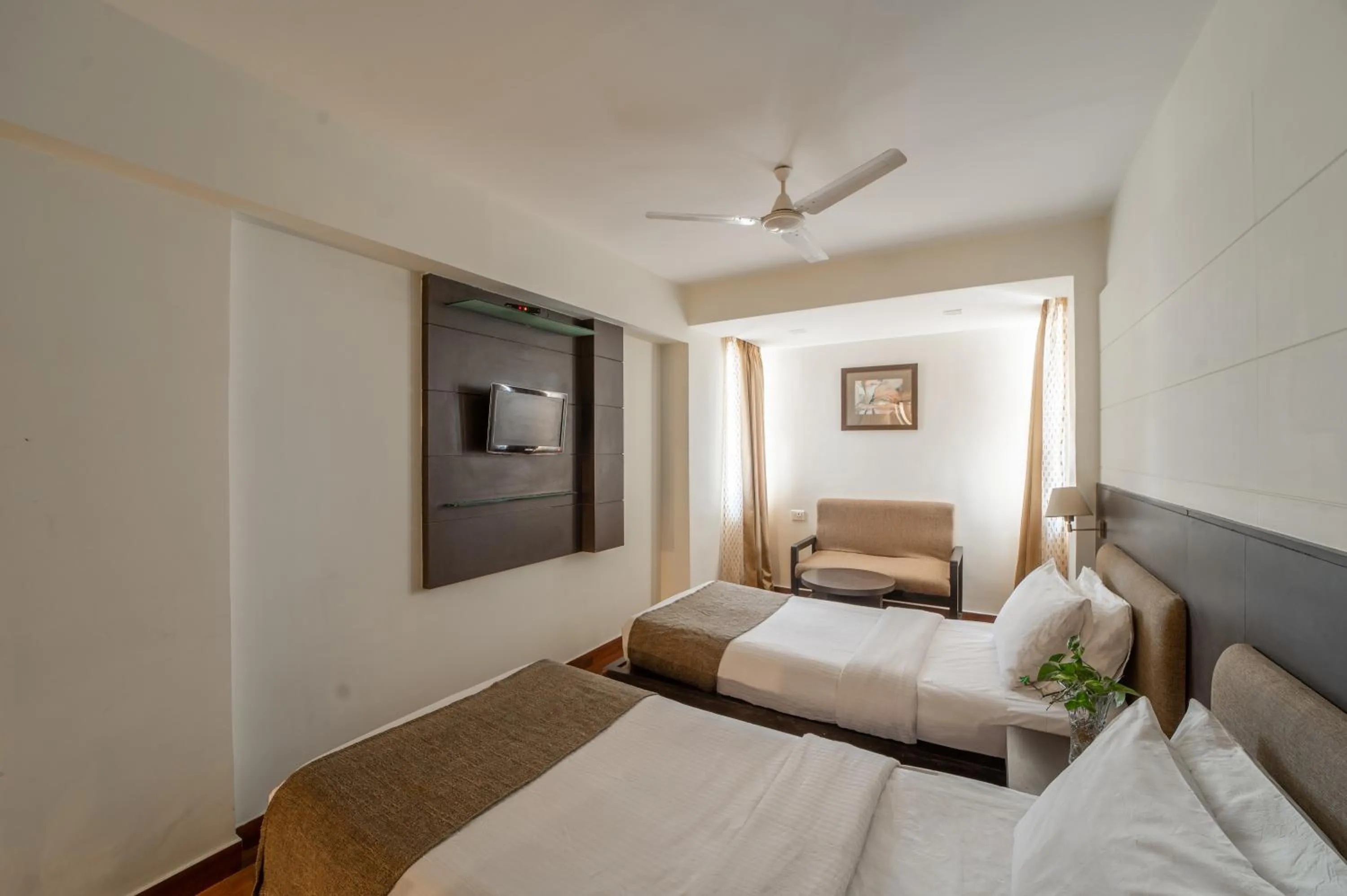 Bedroom, Bed in Whispering Palms Hotel Jaipur