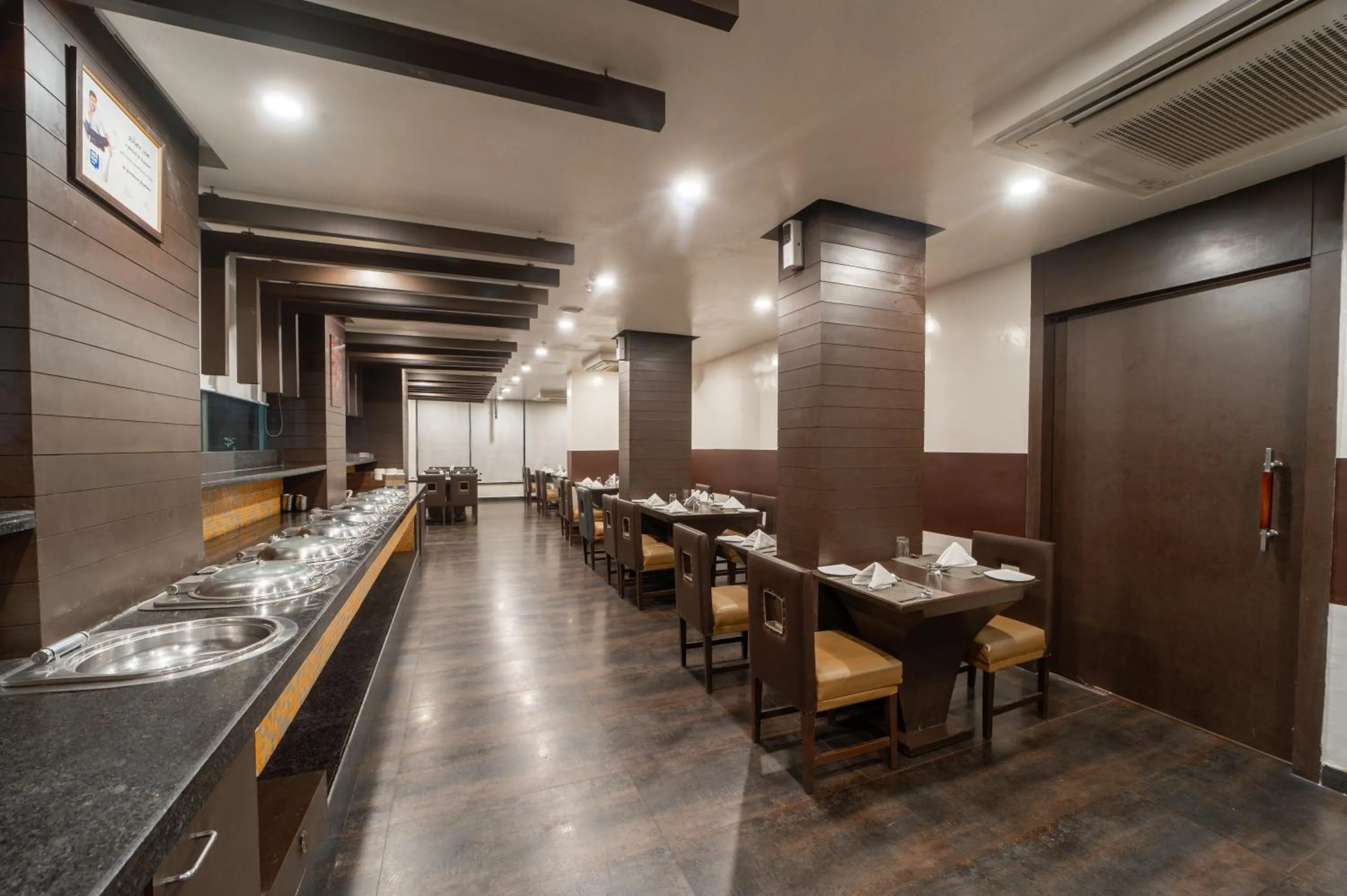 Restaurant/places to eat in Whispering Palms Hotel Jaipur