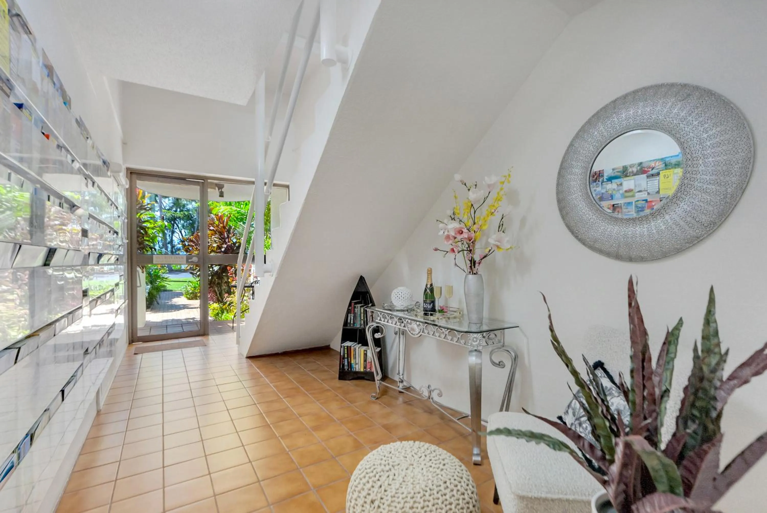 Facade/entrance in Argosy On The Beach