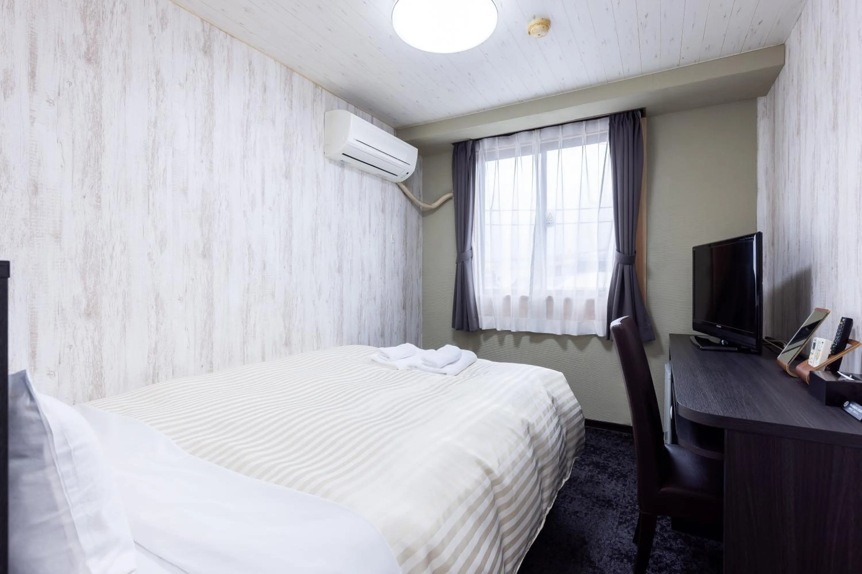Photo of the whole room, Bed in Select Inn Fujisan Gotemba