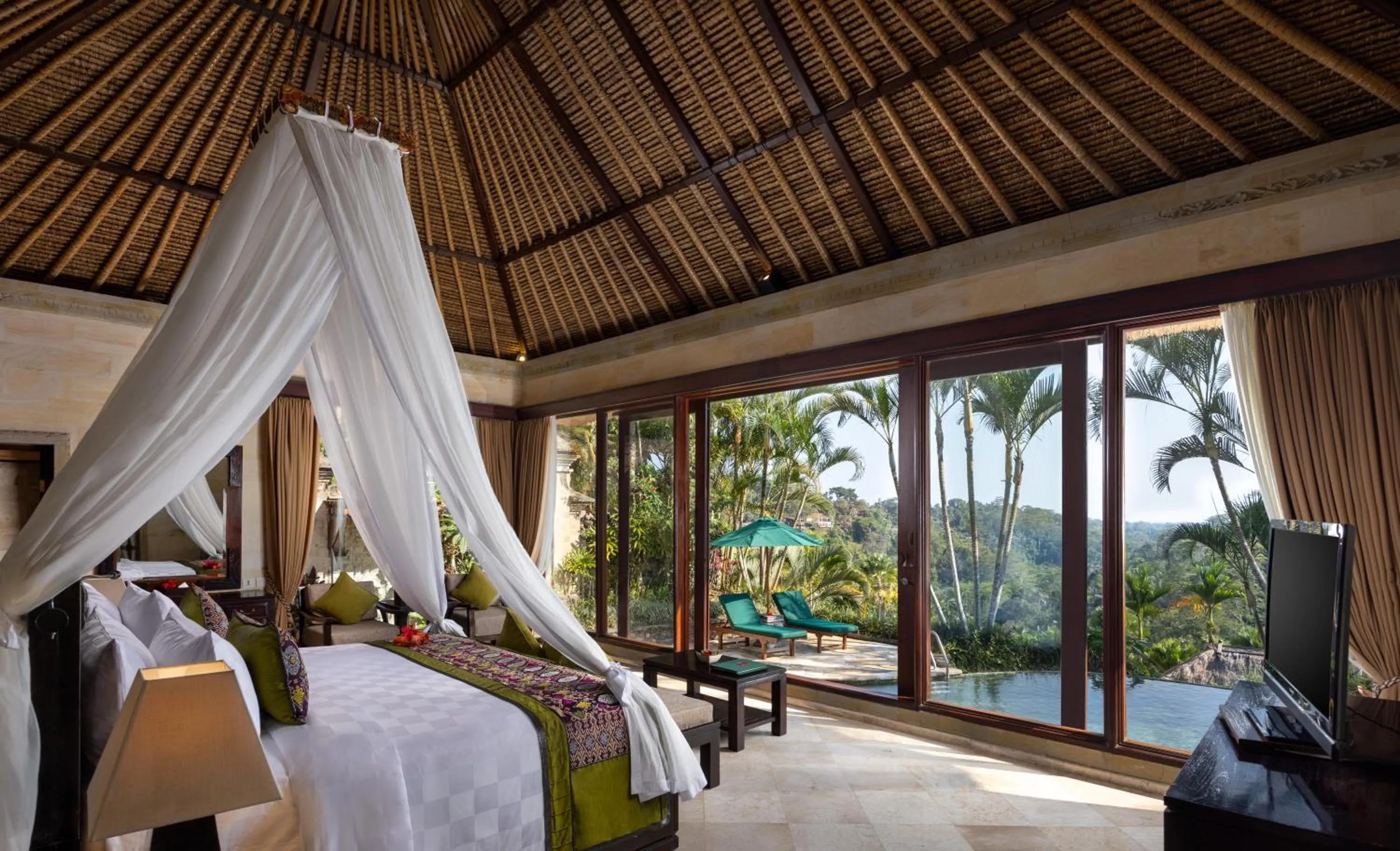 Bed in The Royal Pita Maha