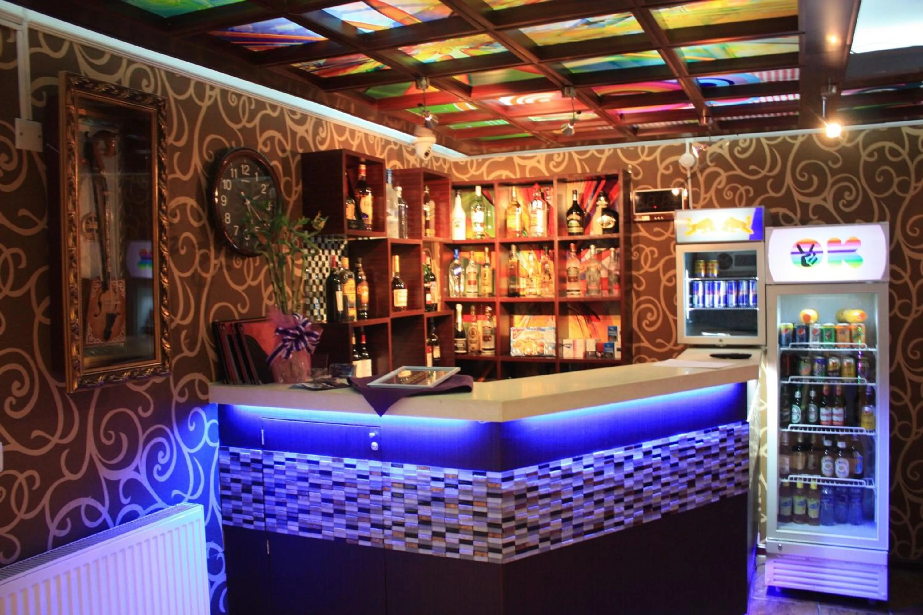 Lounge or bar in New West Hotel