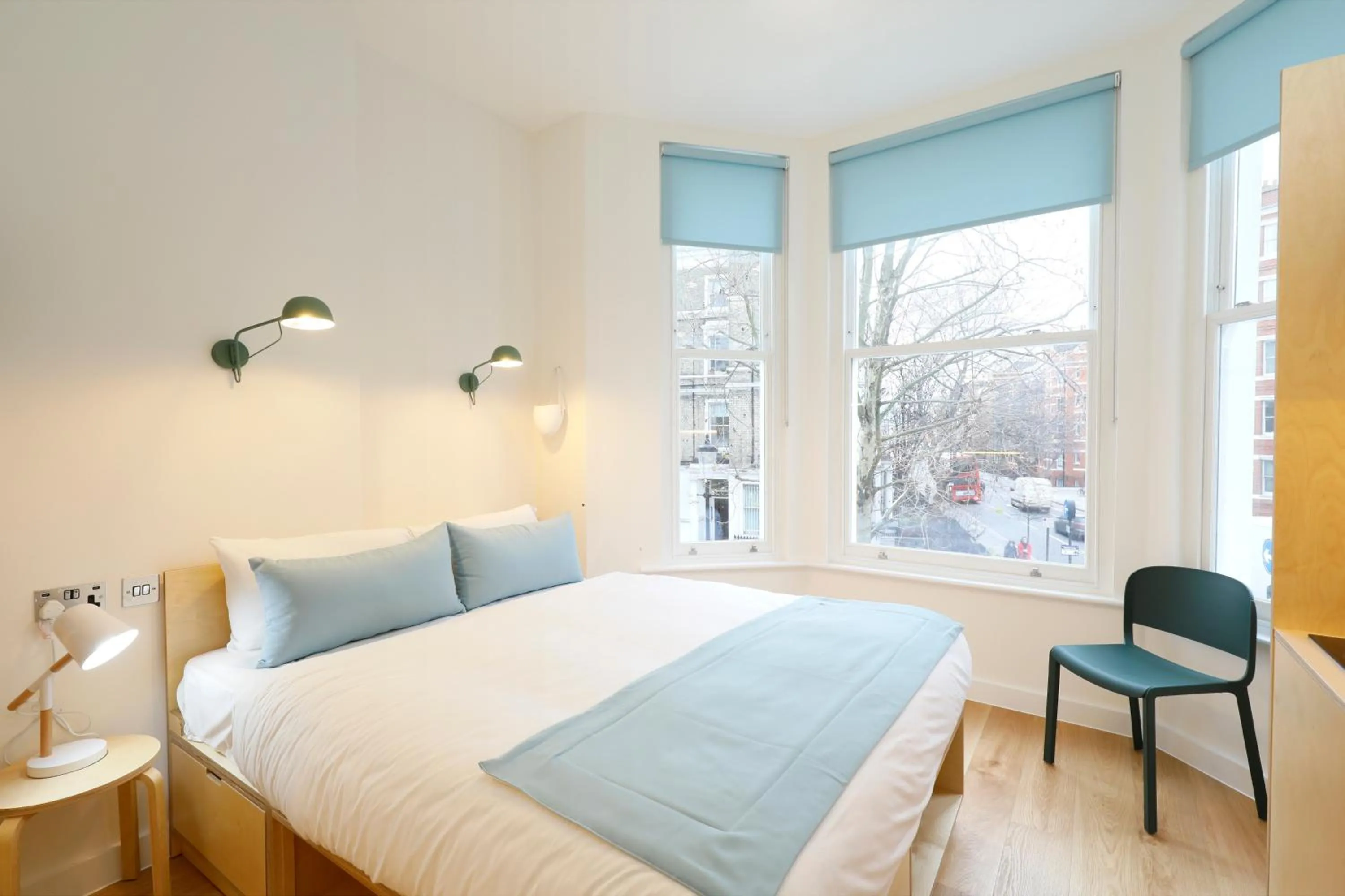 Bed in Kensington Stay