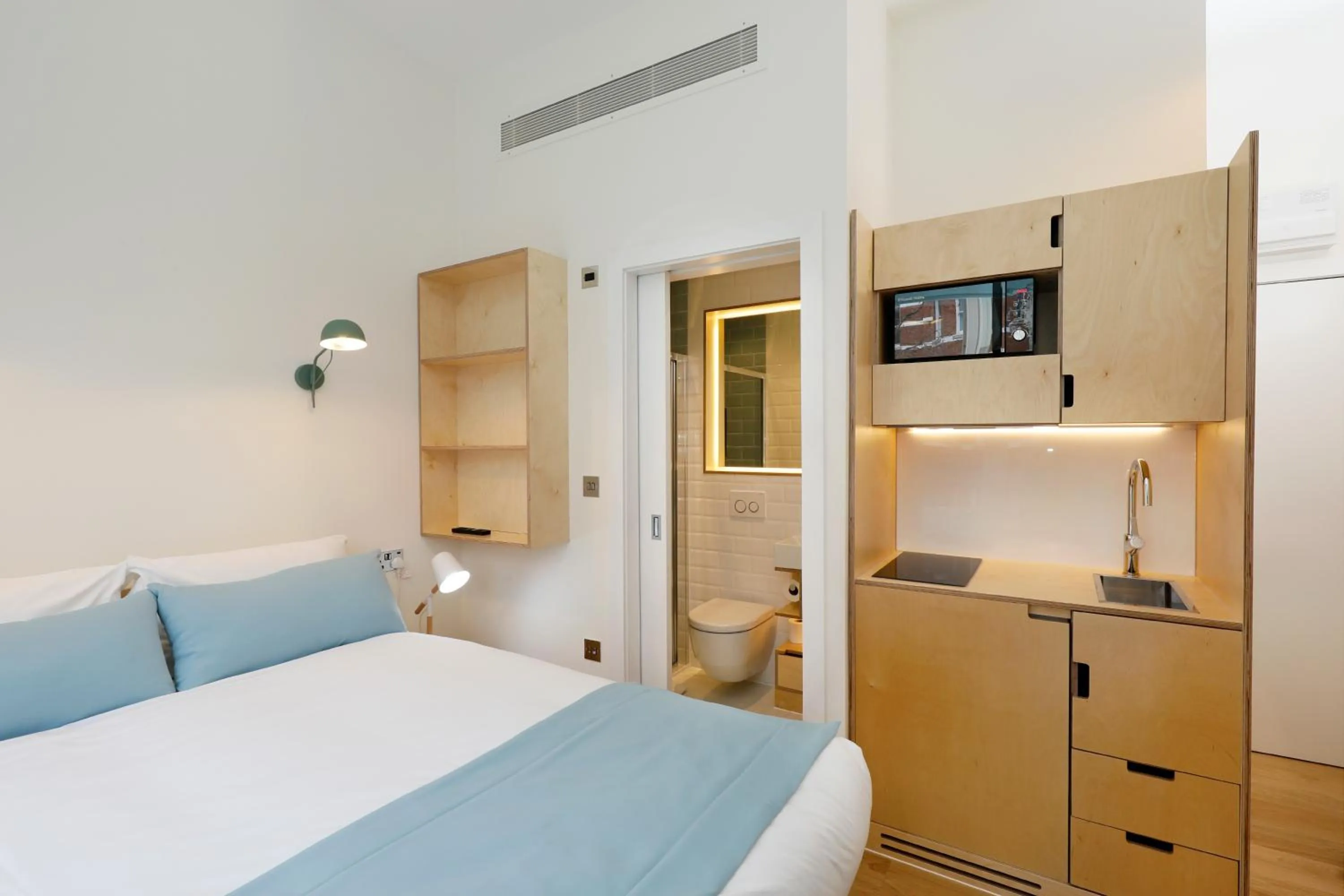 Bed in Kensington Stay