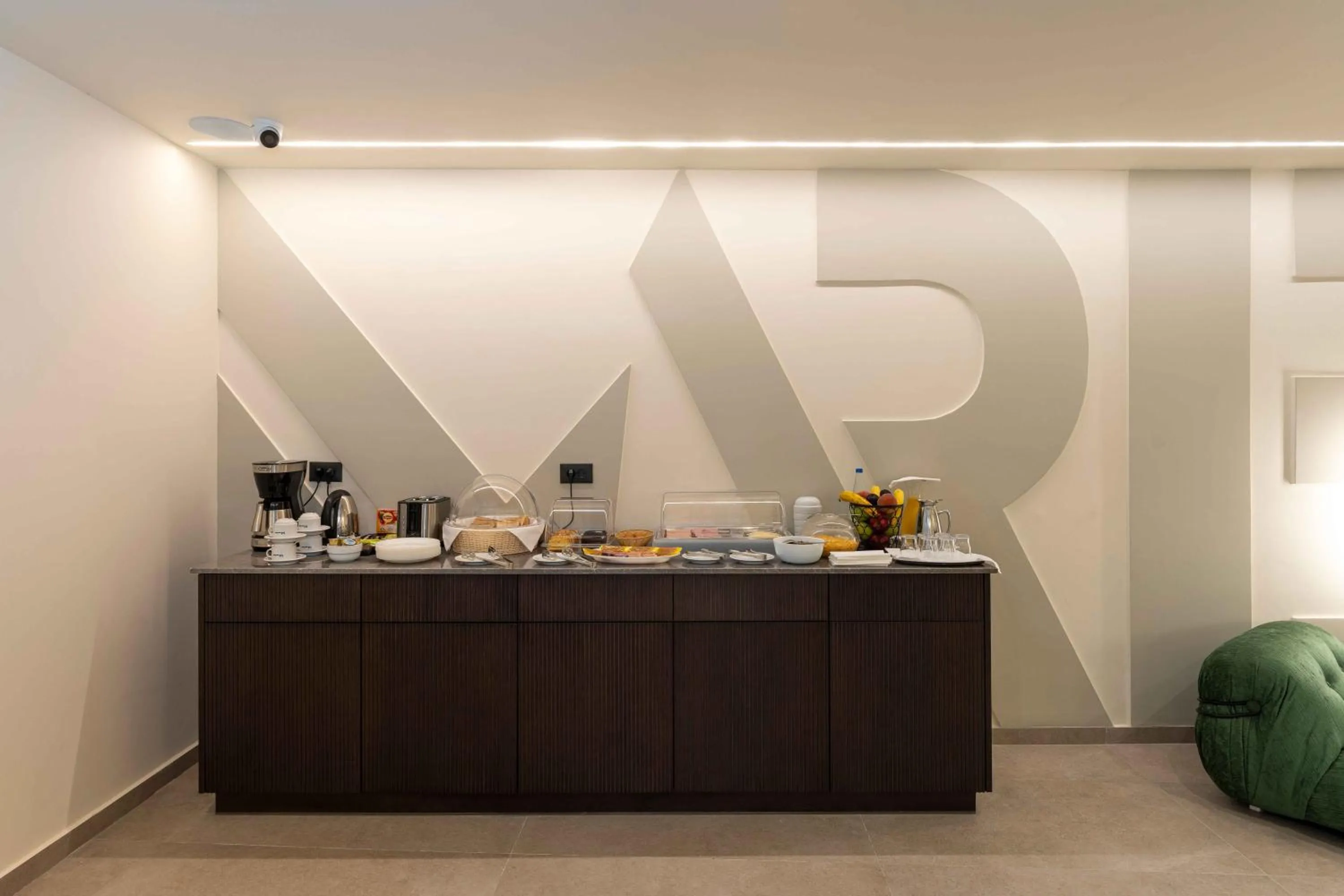 Breakfast in Mariette Rhodes Urban Suites