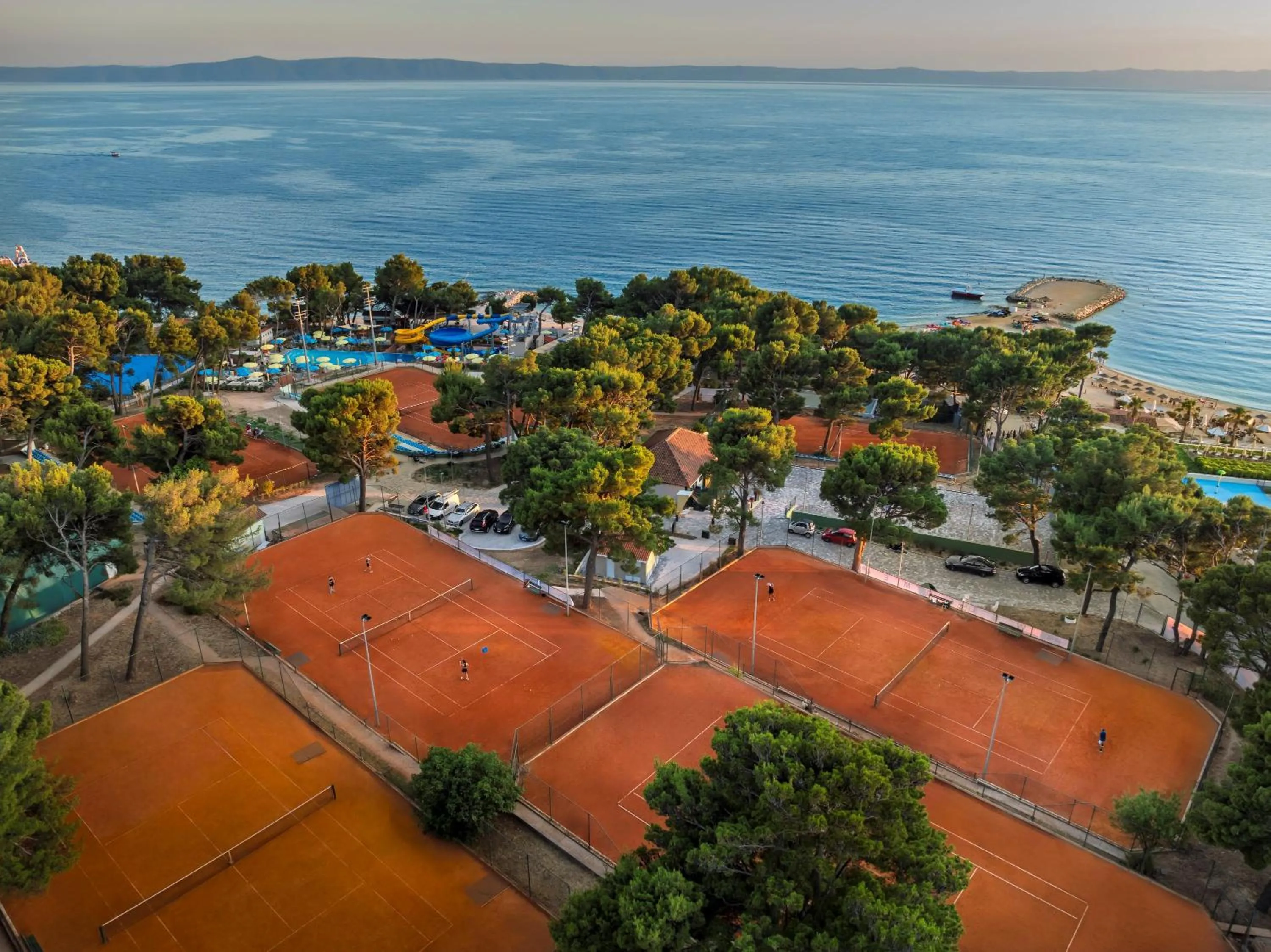 Tennis court in Sunny Makarska by Valamar