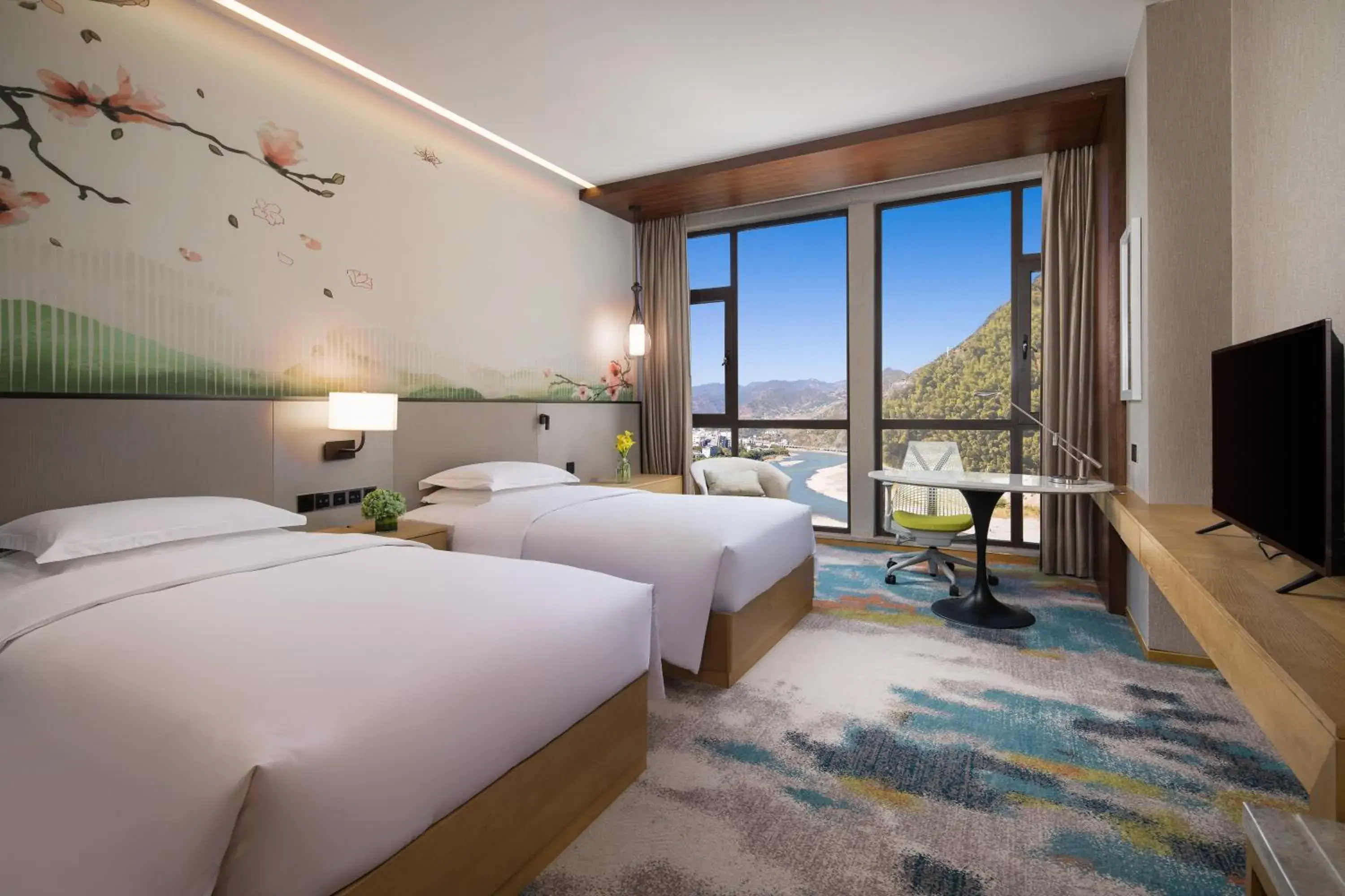 Twin Room with River View in Hilton Garden Inn Nujiang Twin Room with River View in Hilton Garden Inn Nujiang