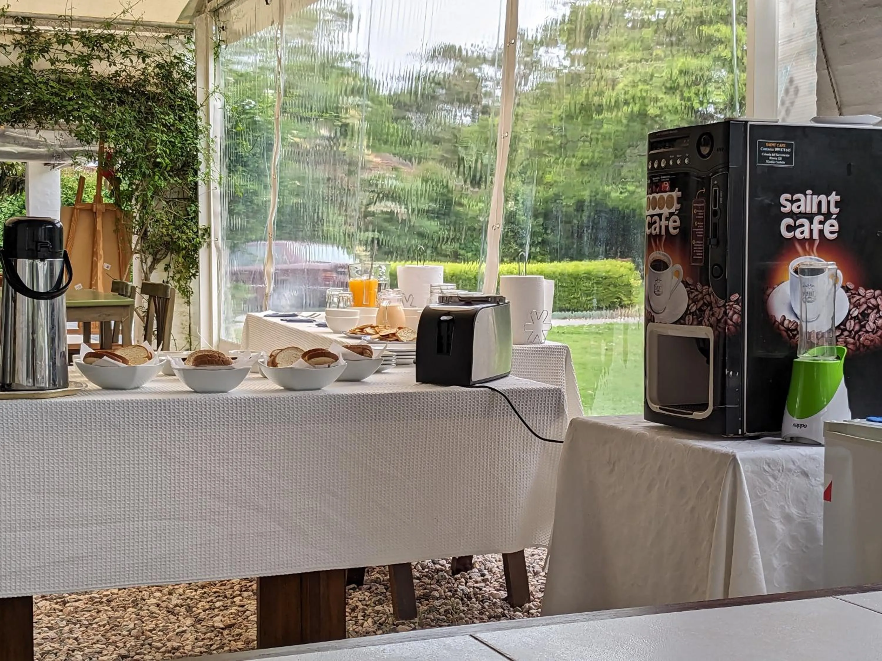 Coffee/tea facilities in Arsamici Hotel