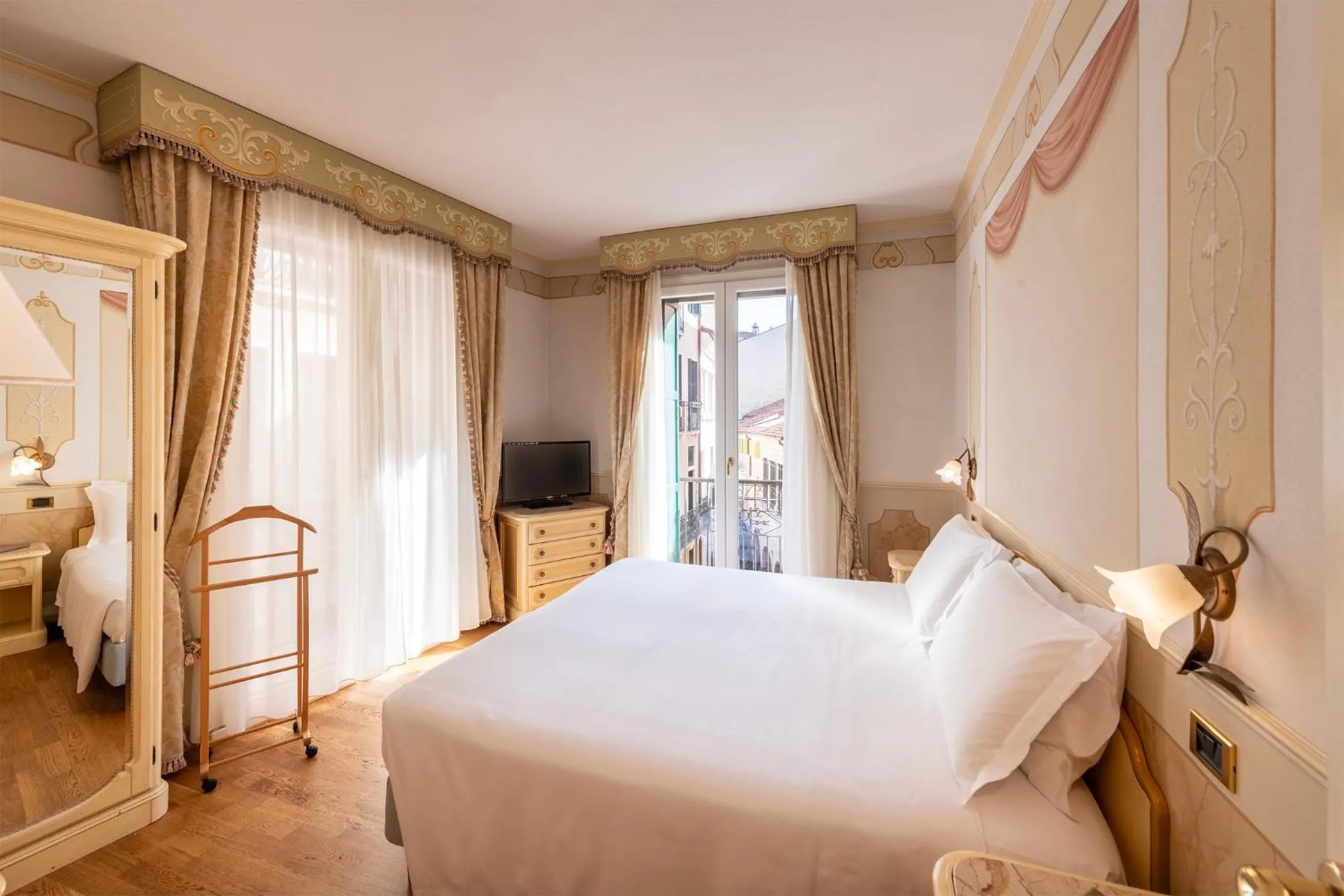 Bed in Majestic Toscanelli (centro storico)