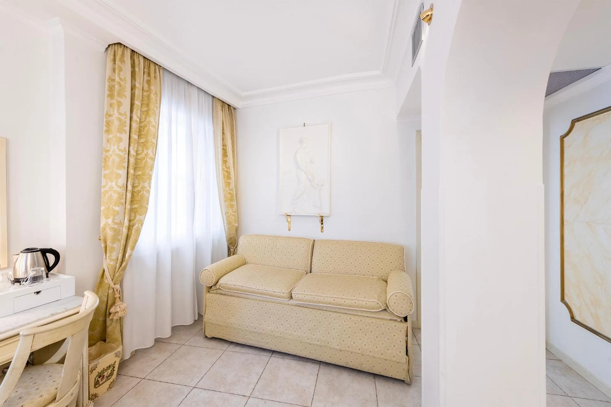 Coffee/tea facilities in Majestic Toscanelli (centro storico)