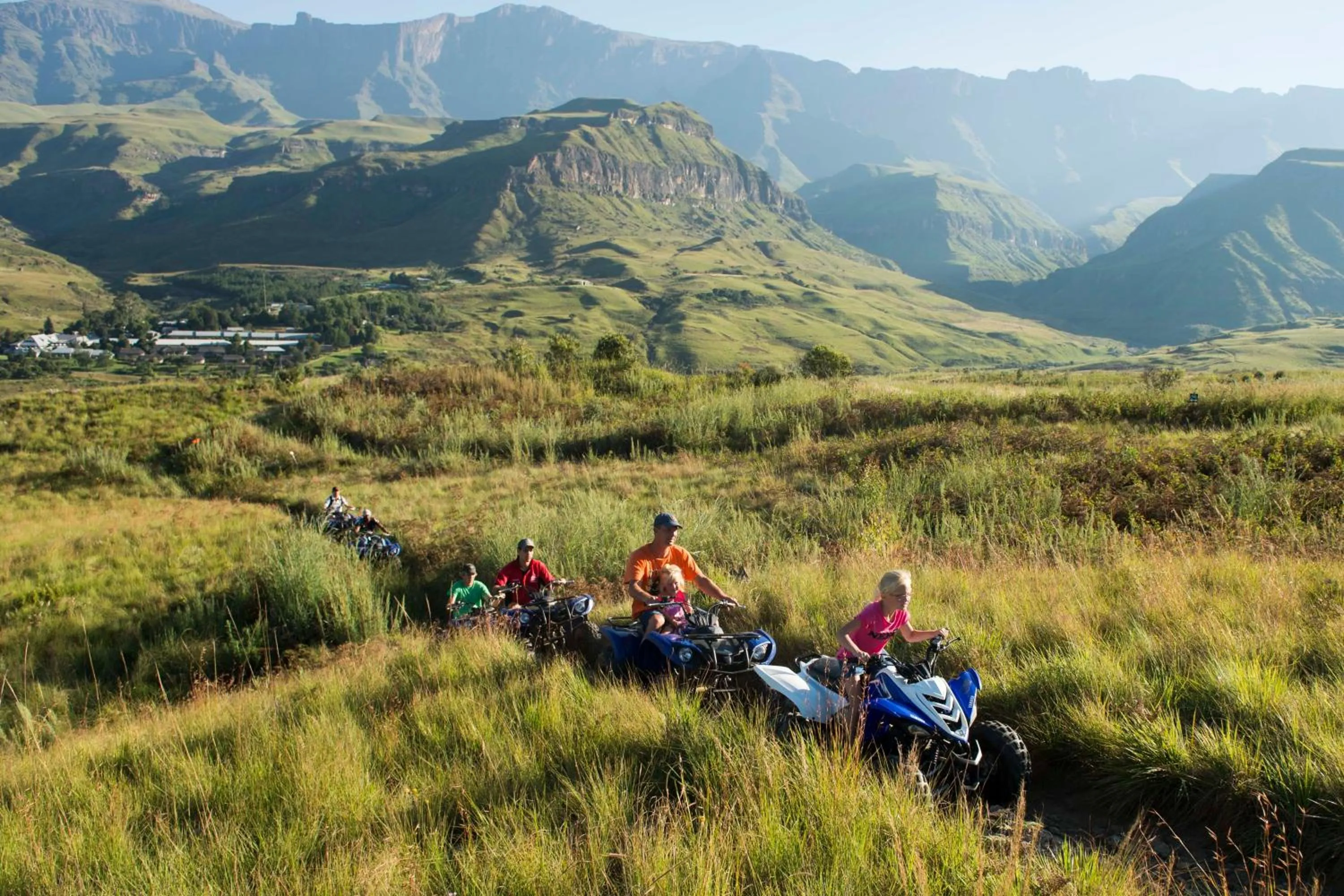 Mountain view in Cathedral Peak Hotel