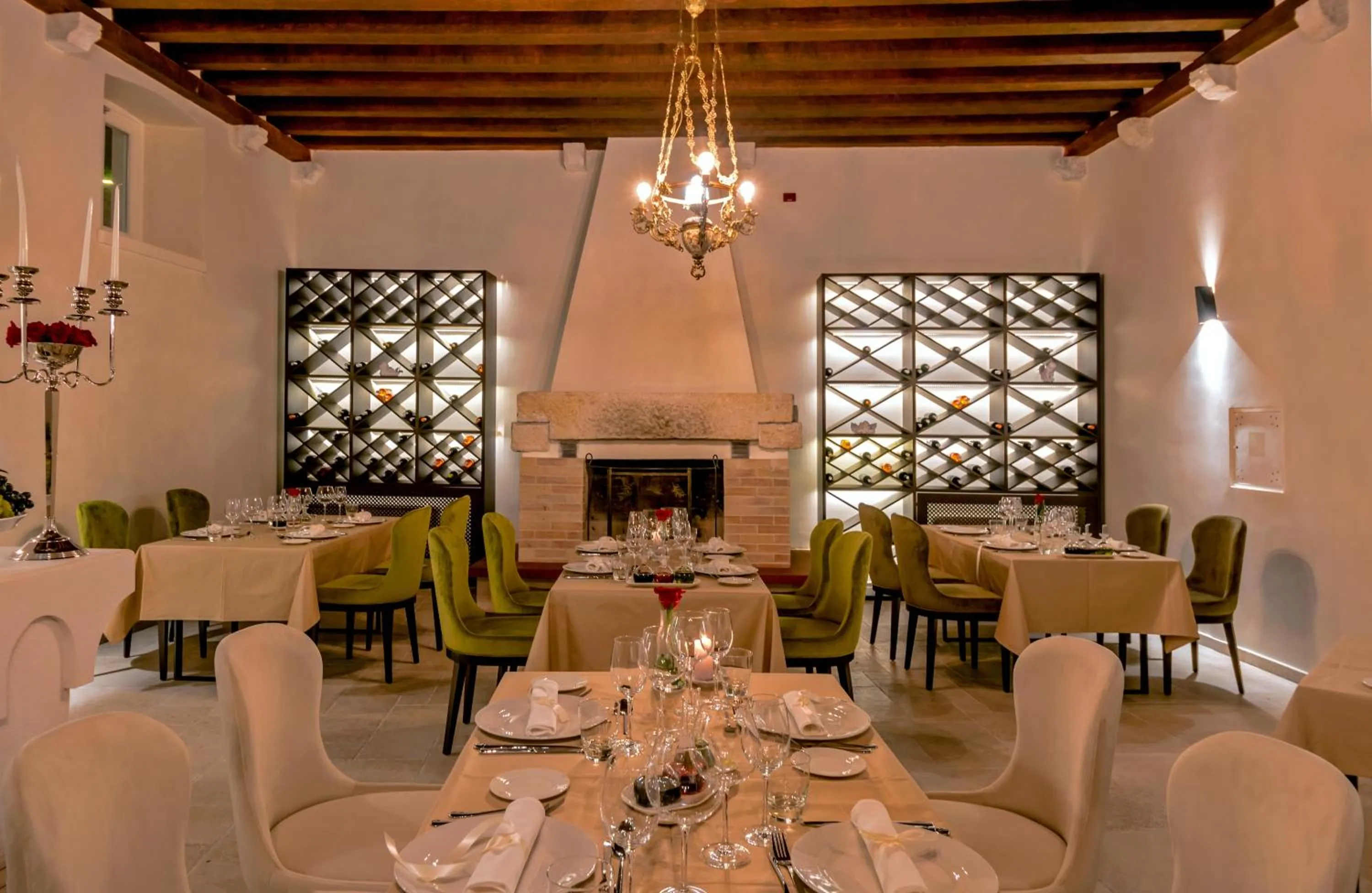 Restaurant/places to eat in Puteus Palace Heritage Hotel