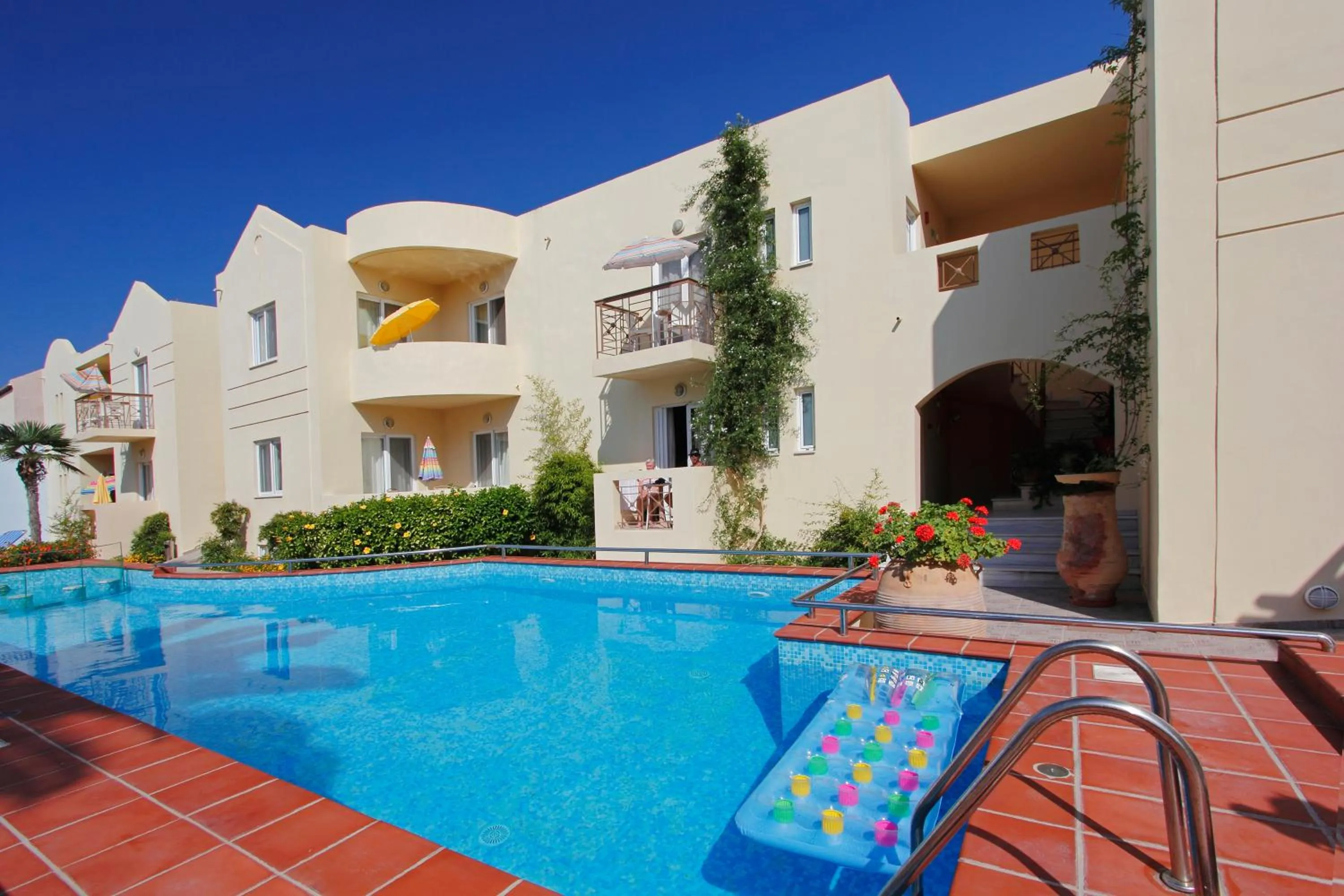 Property building in Lambrinos Suites