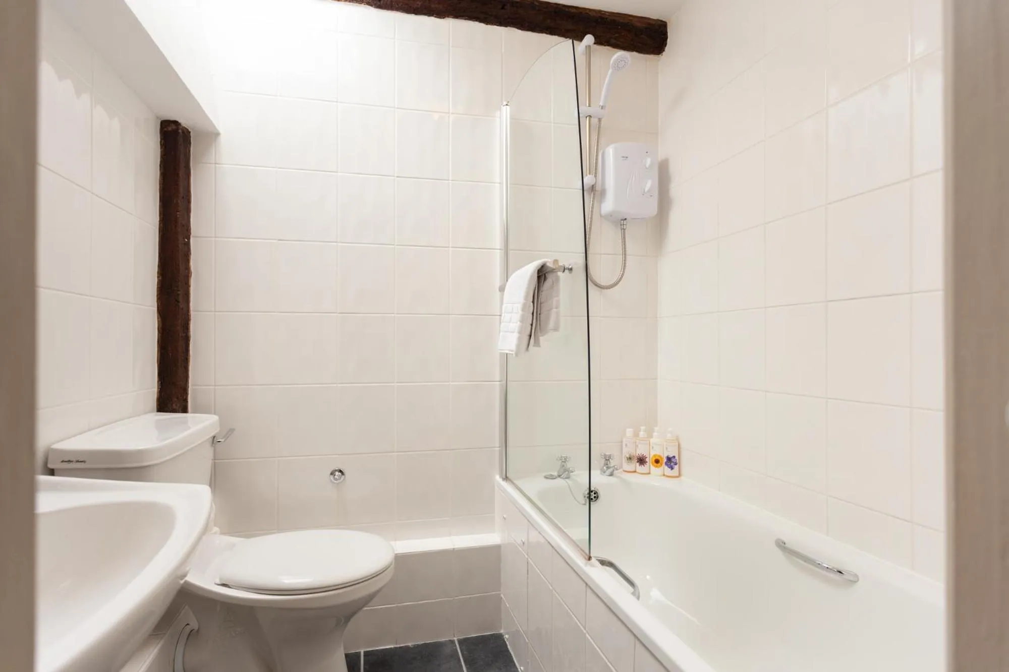 Bathroom in Castle Inn