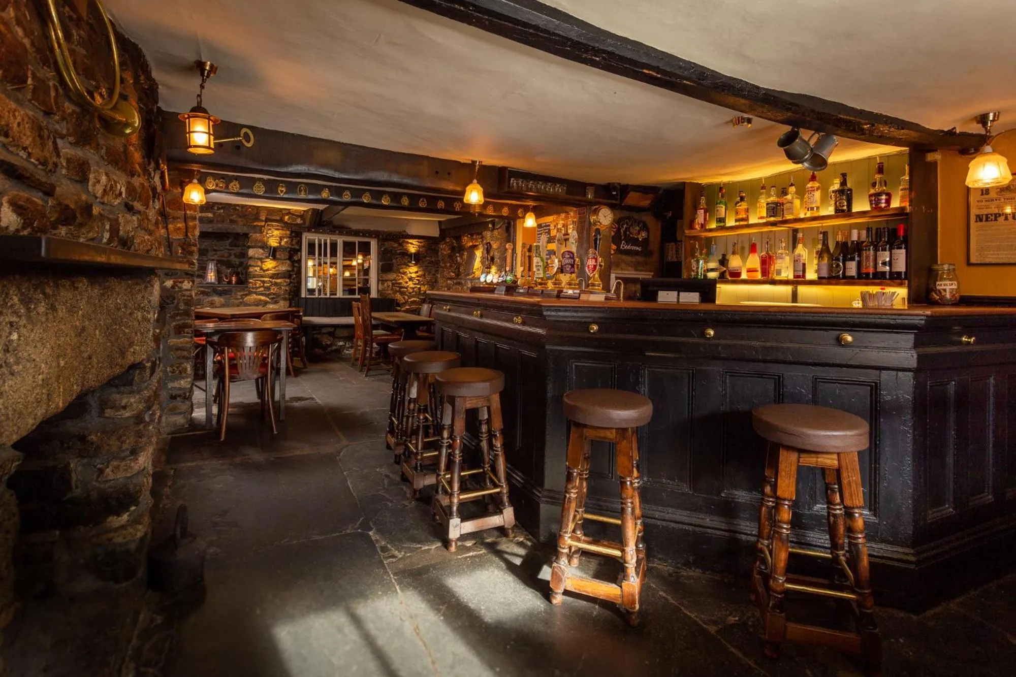 Restaurant/places to eat in Castle Inn