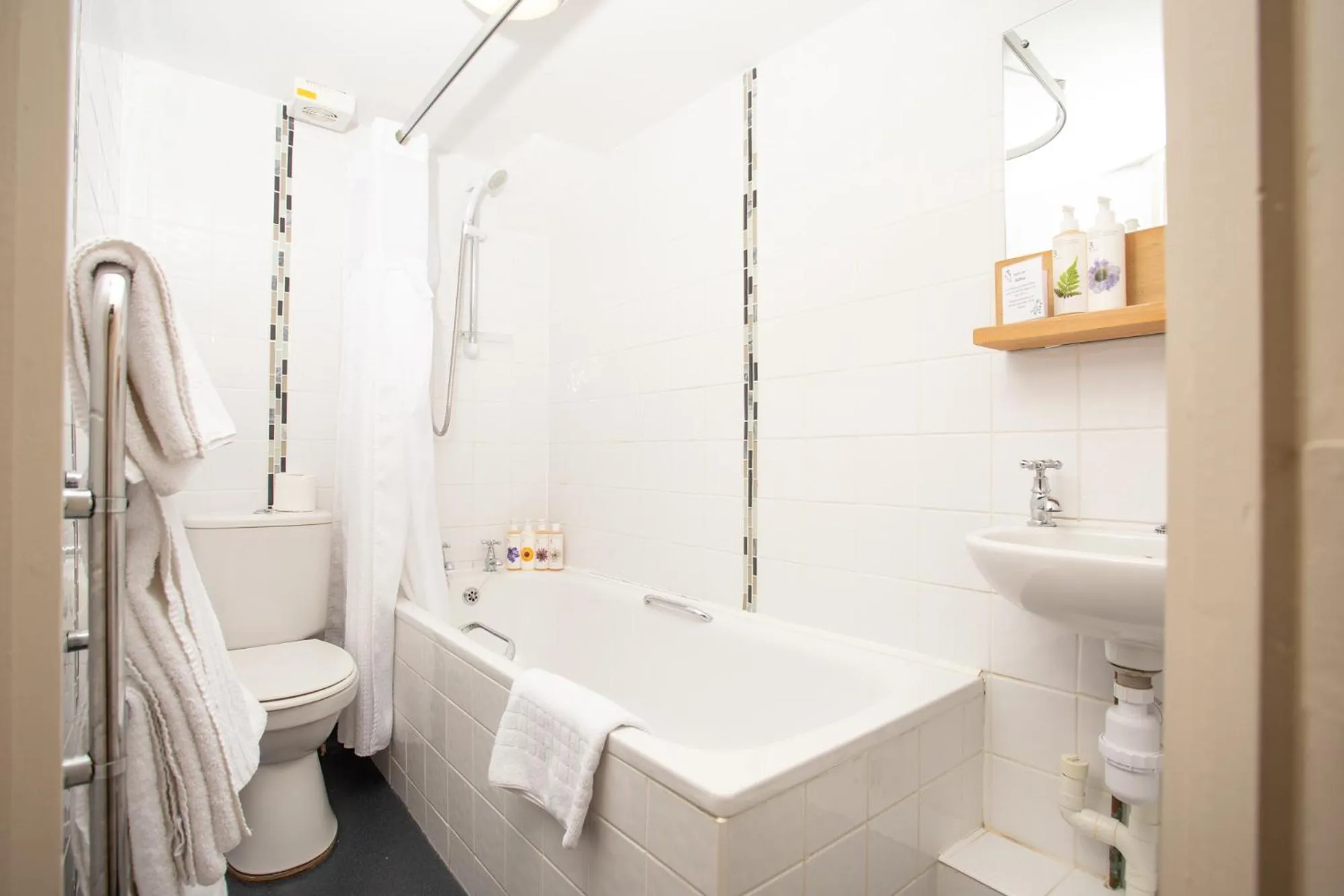 Bathroom in Castle Inn