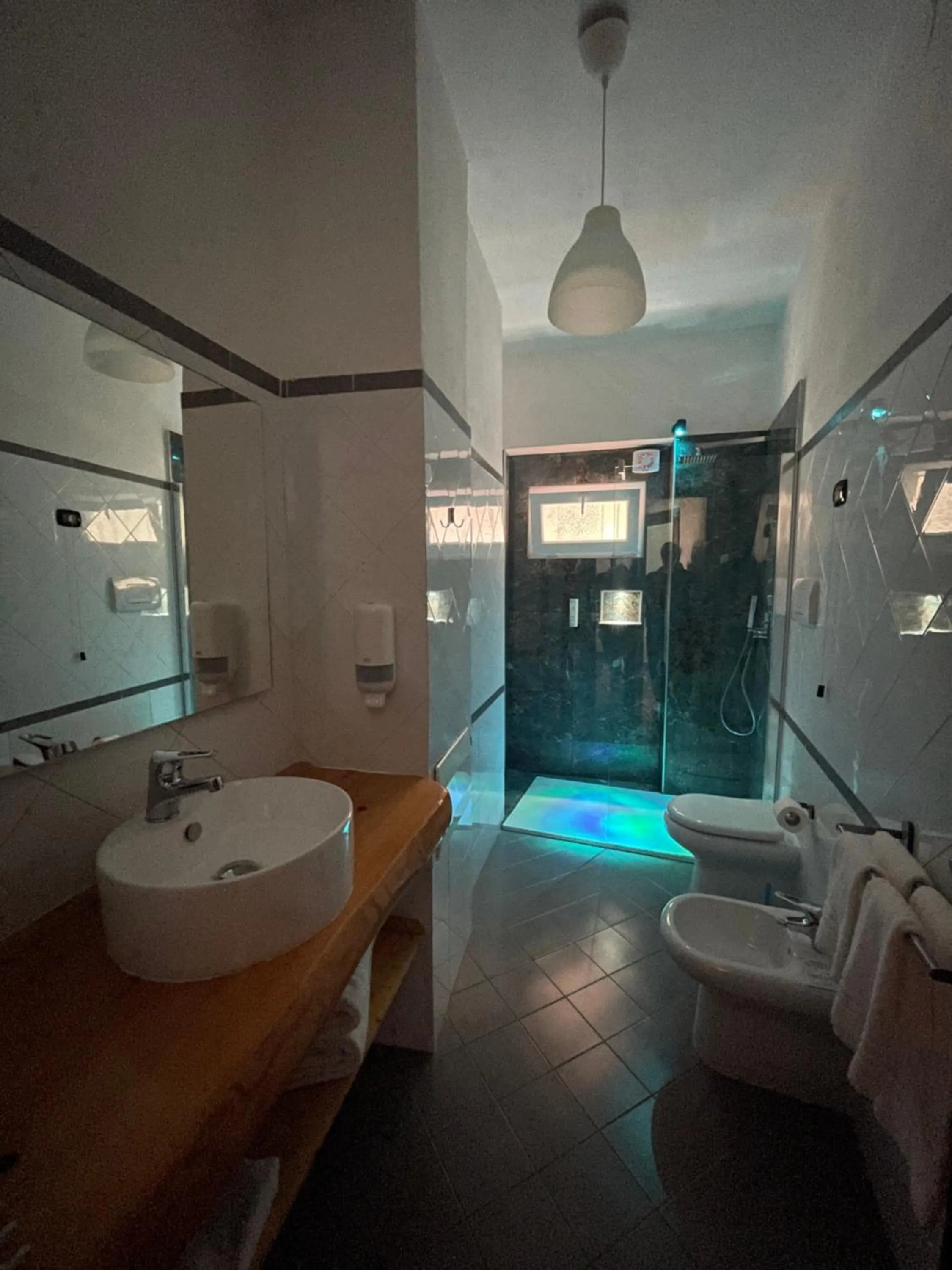 Bathroom in Dante Rooms