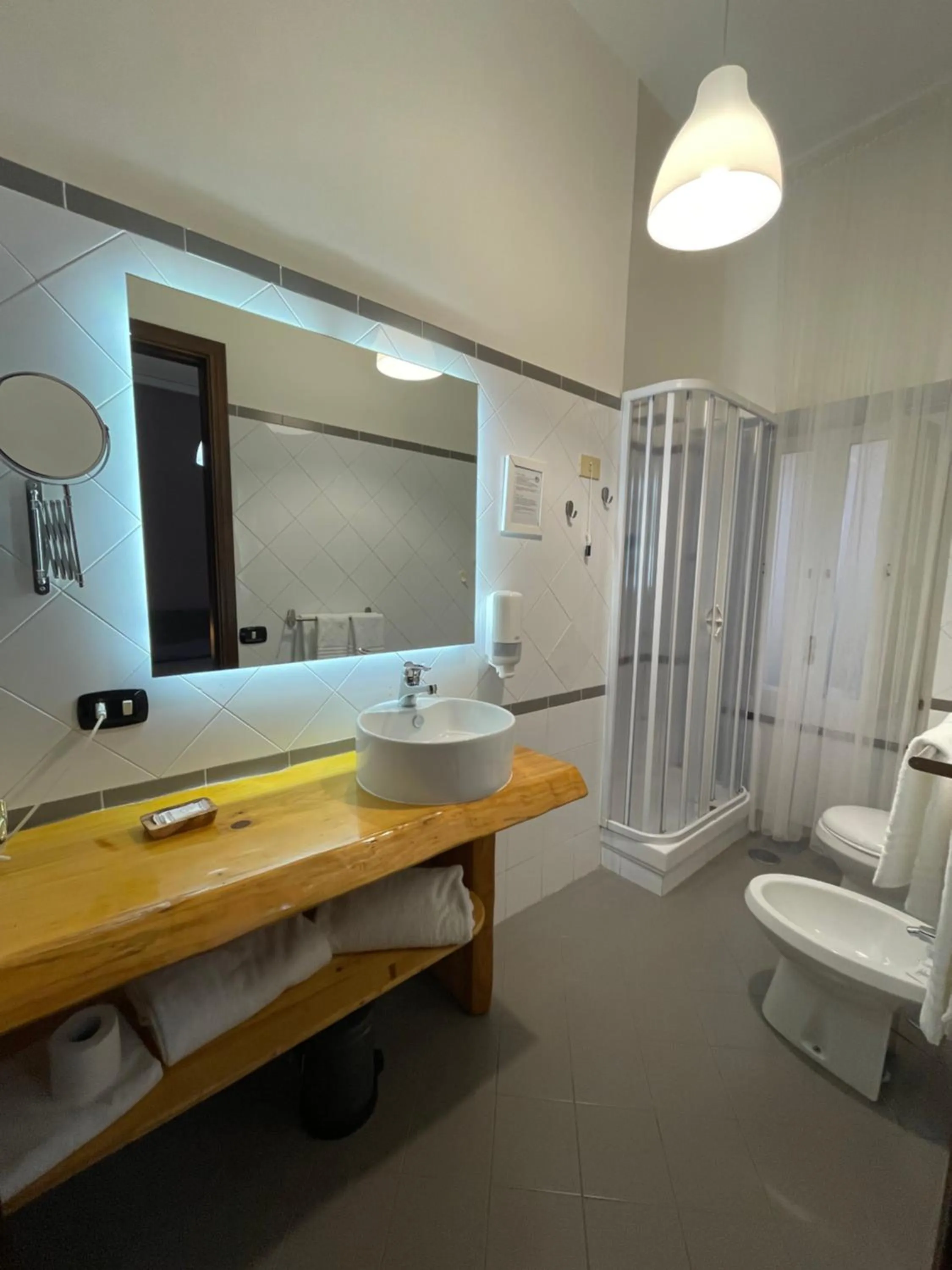 Shower in Dante Rooms