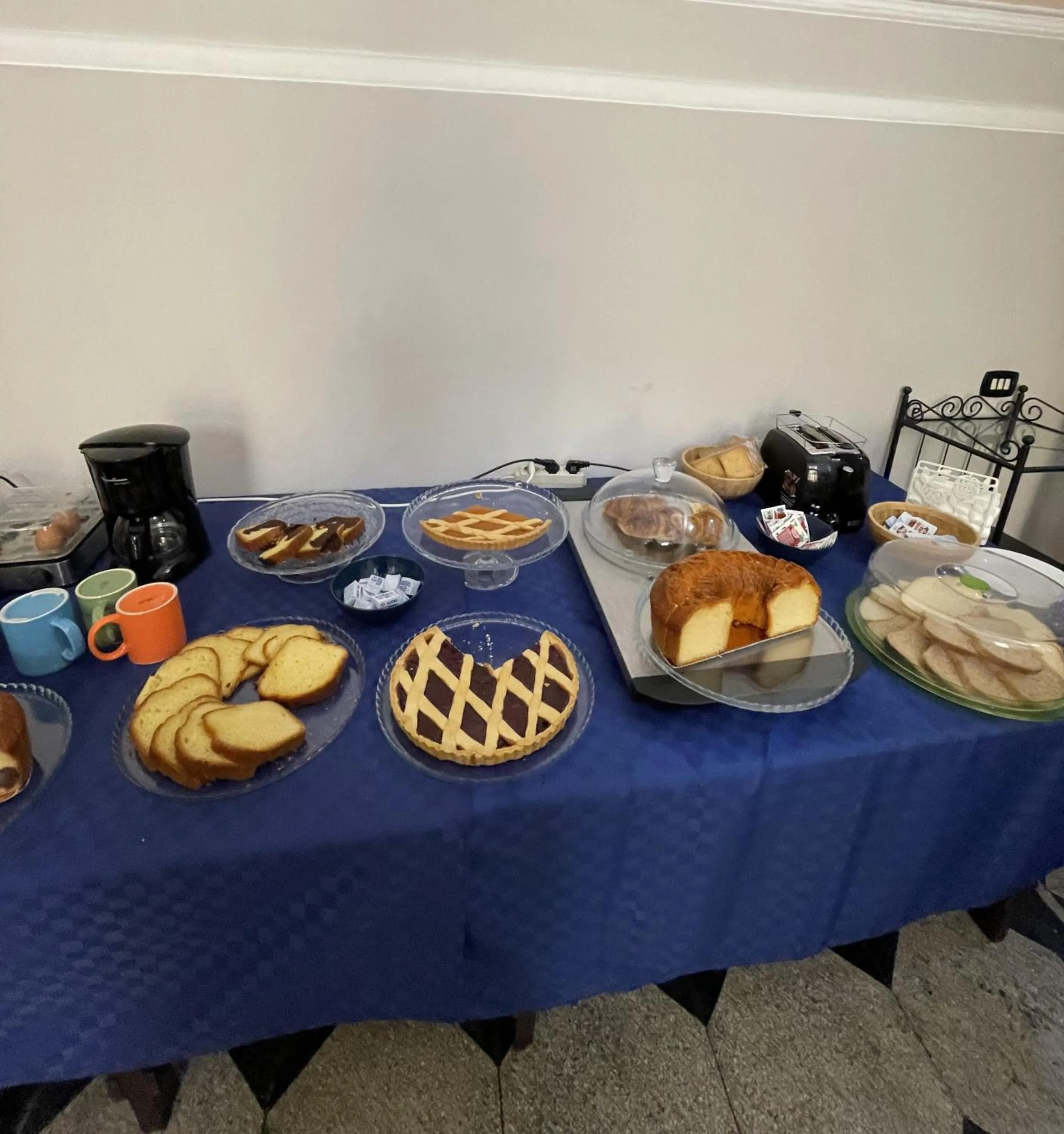 Buffet breakfast in Dante Rooms