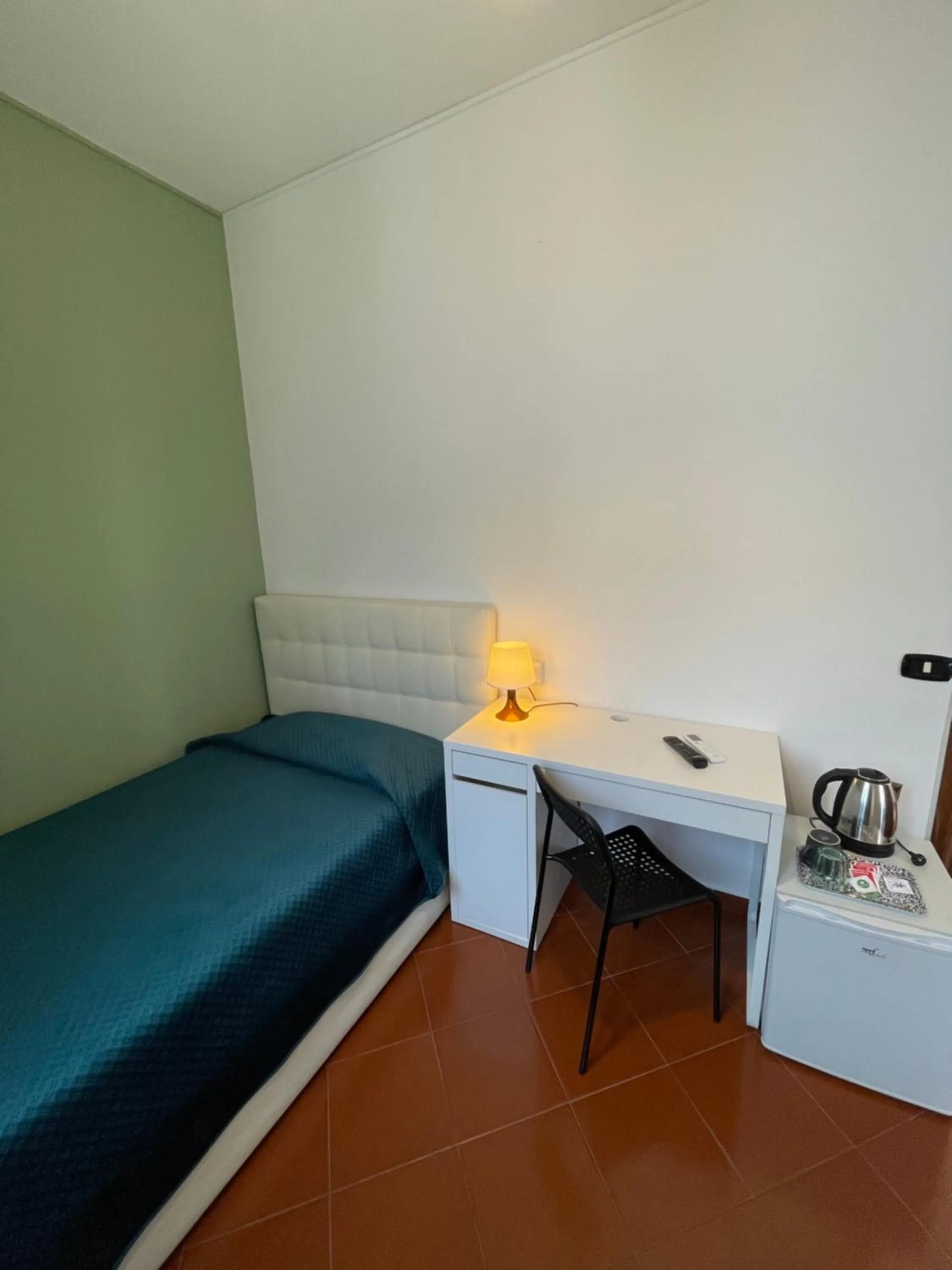 Bedroom, Bed in Dante Rooms