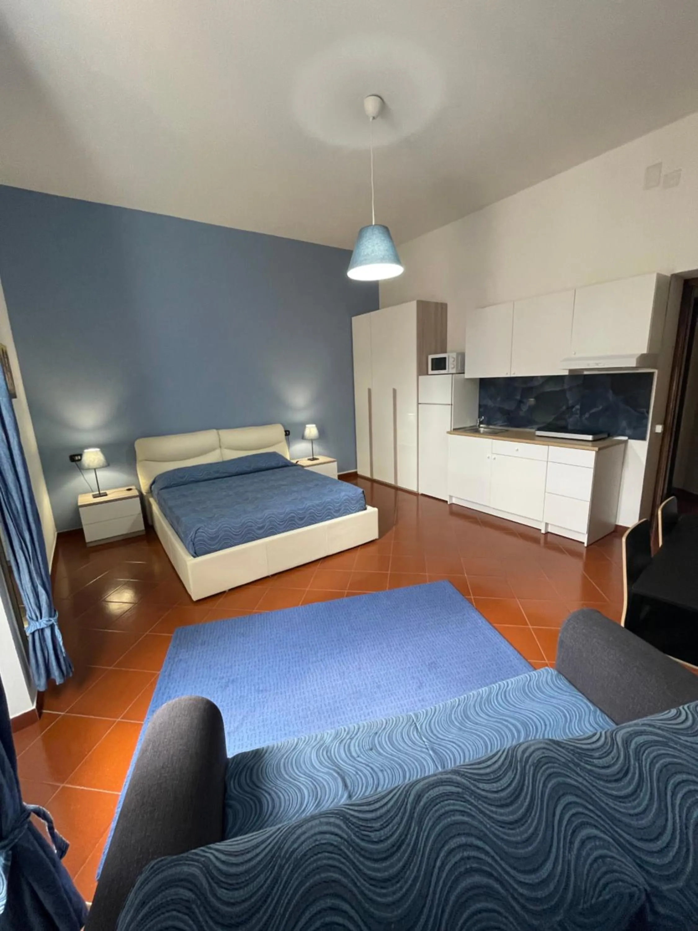 minibar, Bed in Dante Rooms