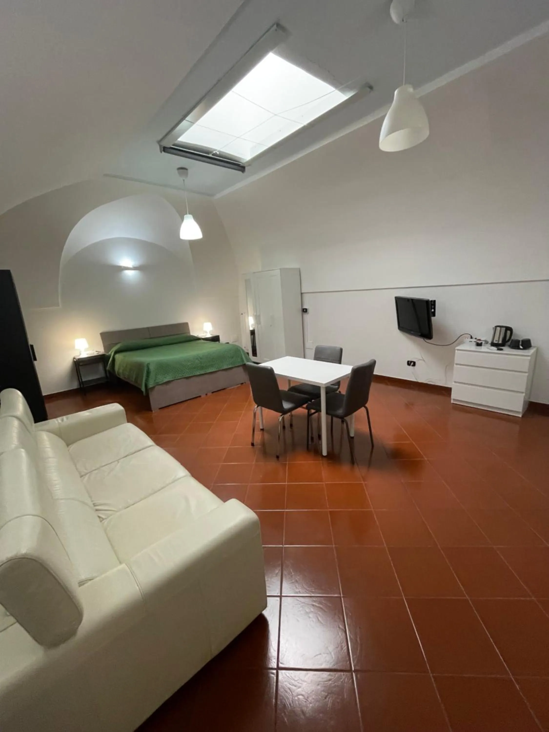 Bedroom, Bed in Dante Rooms