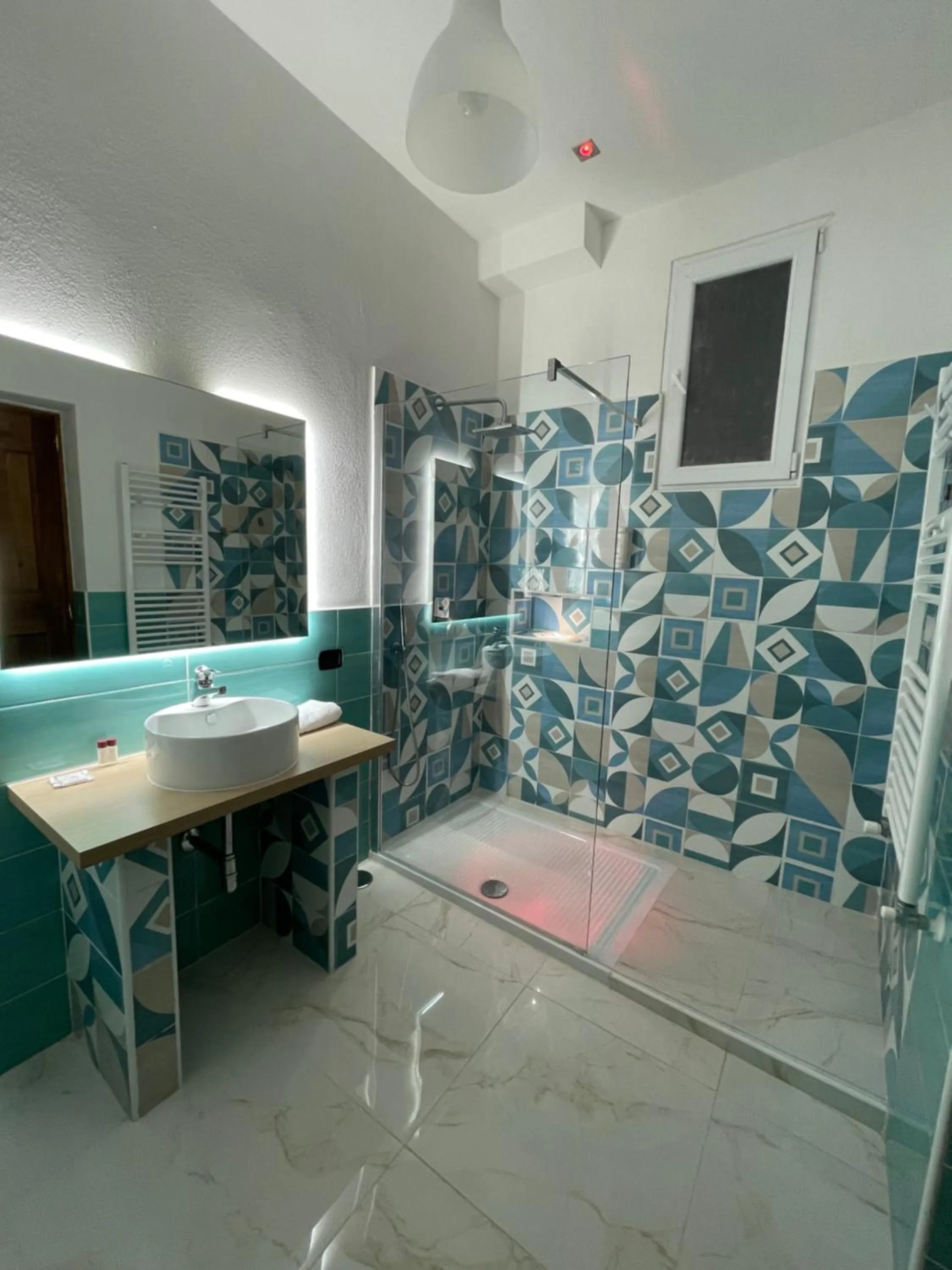 Shower in Dante Rooms