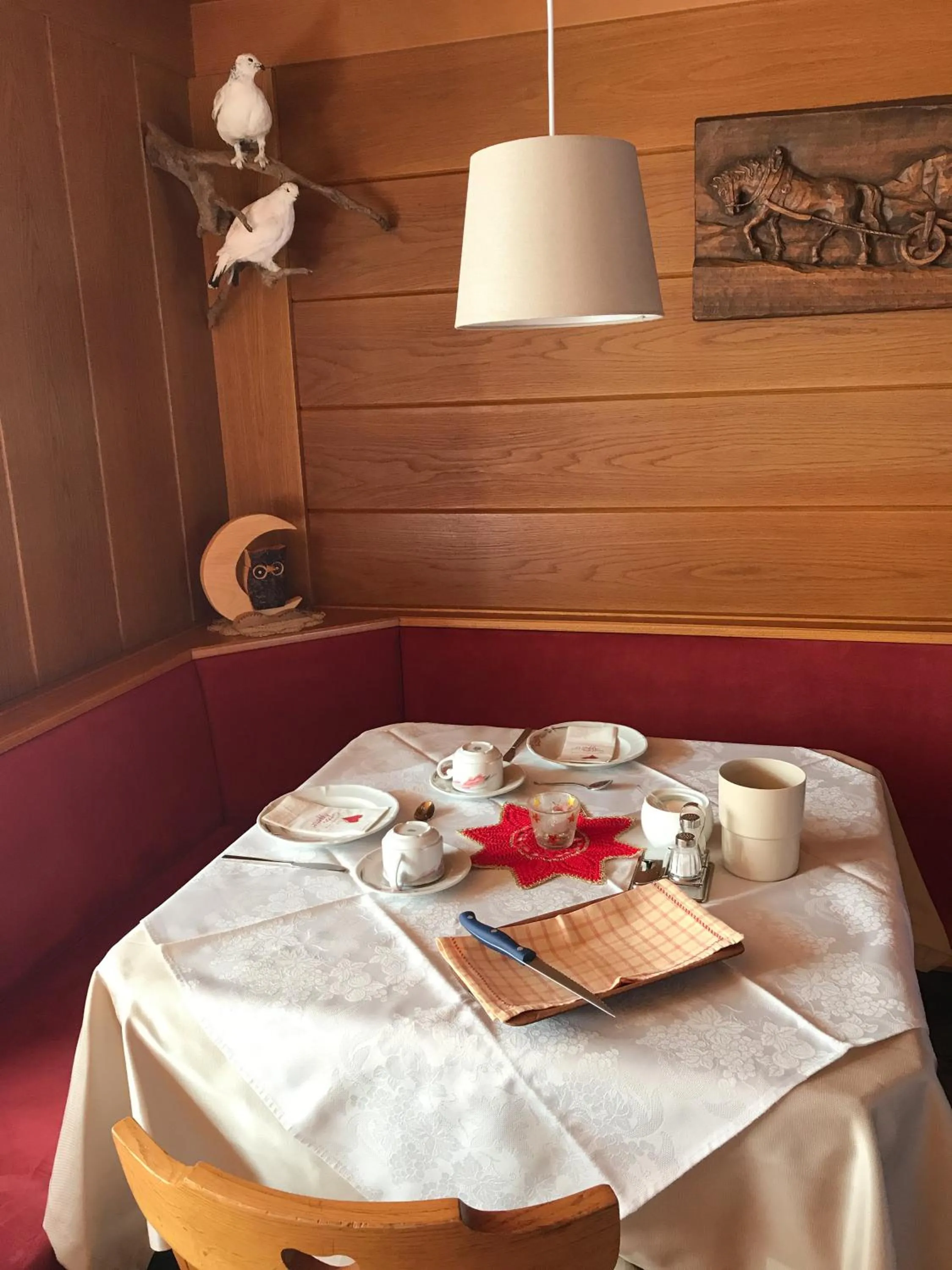 Breakfast in Garni La Vara