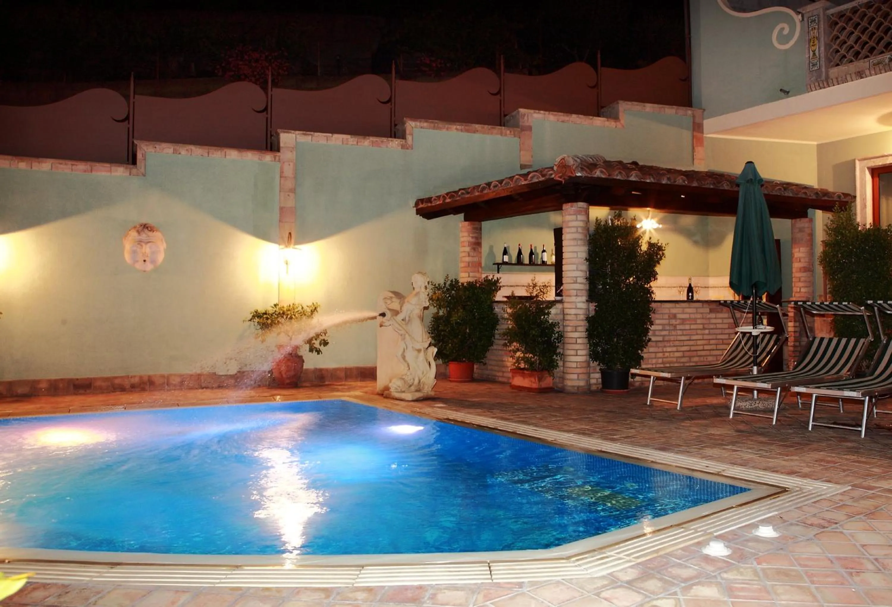 Swimming pool in Villa Cristina