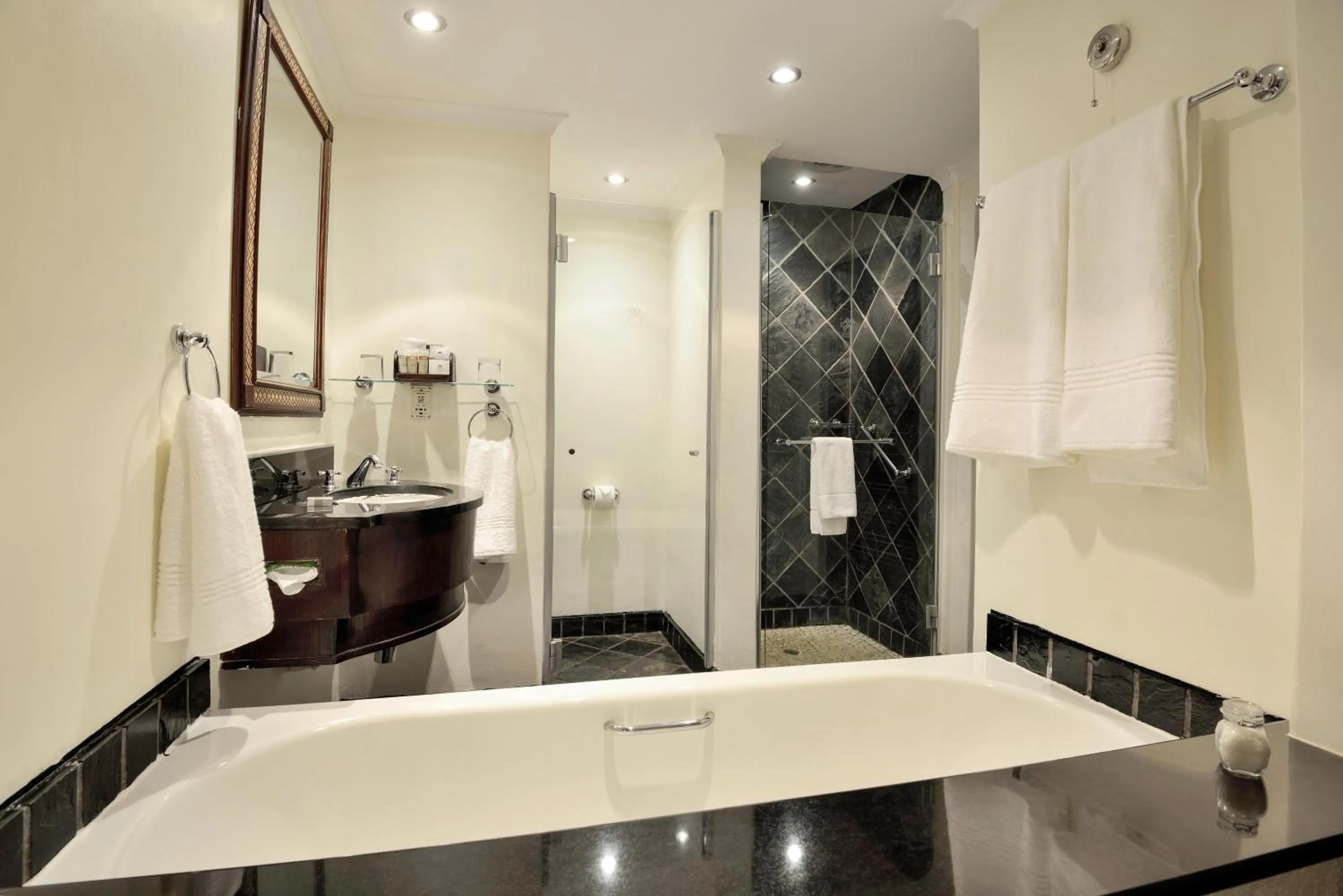 Bathroom in Bakubung Bush Lodge