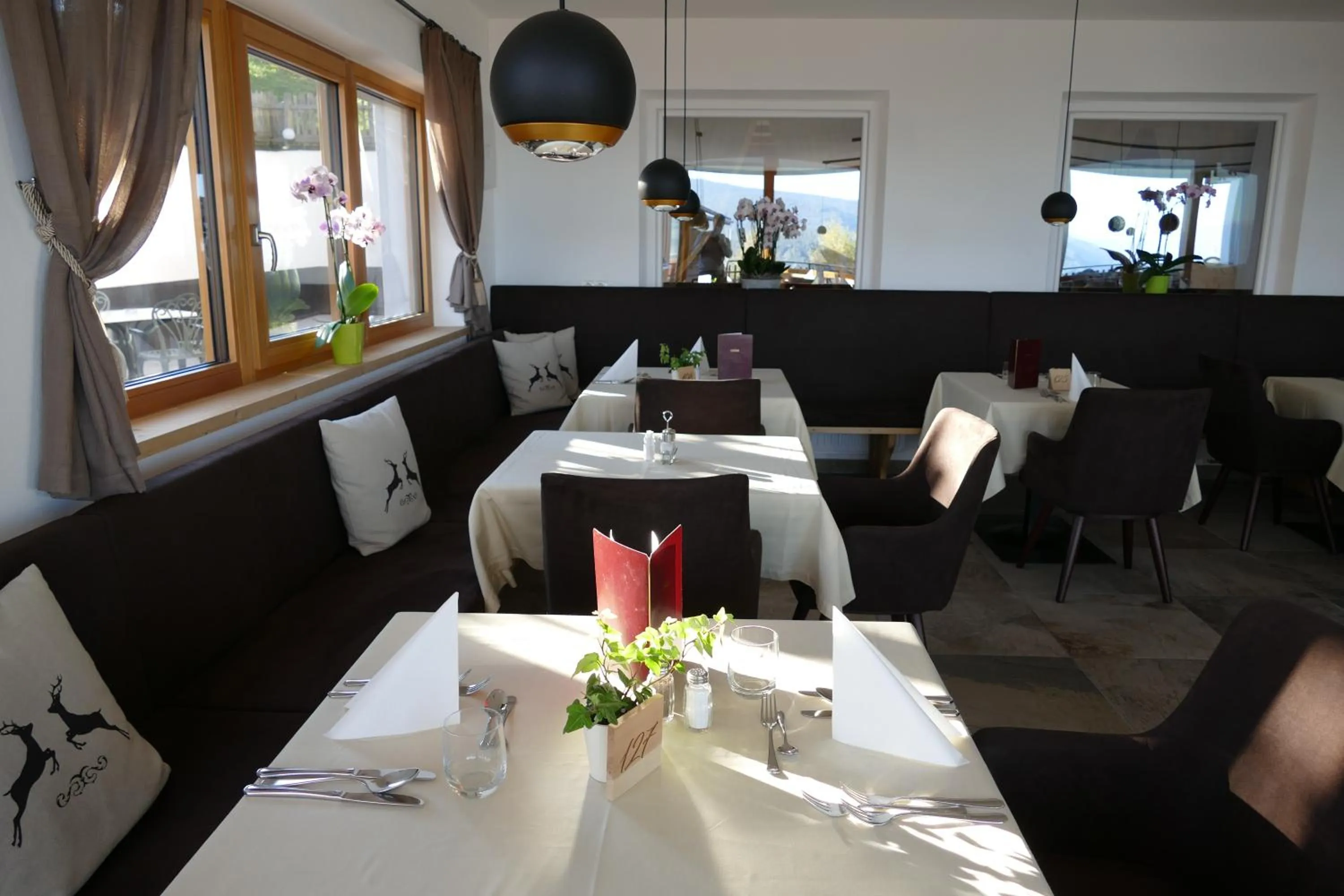 Restaurant/places to eat in Hotel Kristall