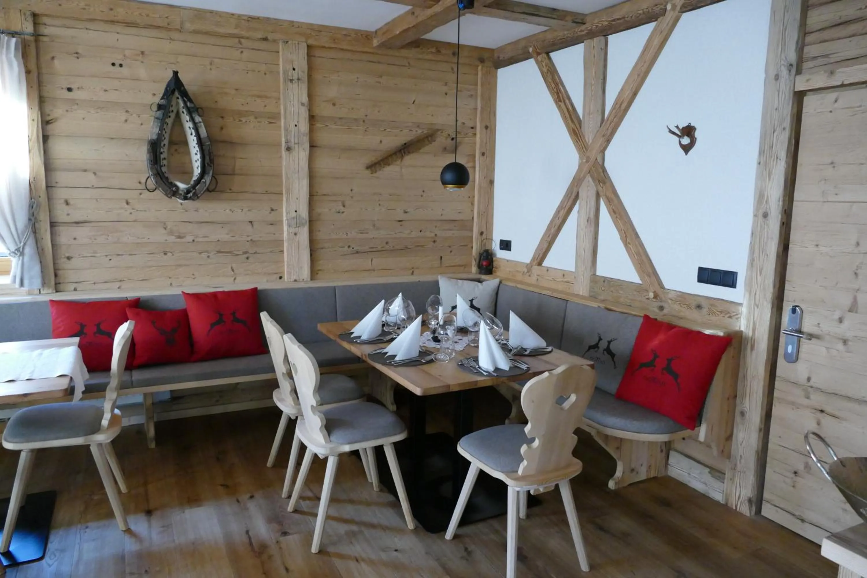 Restaurant/places to eat in Hotel Kristall