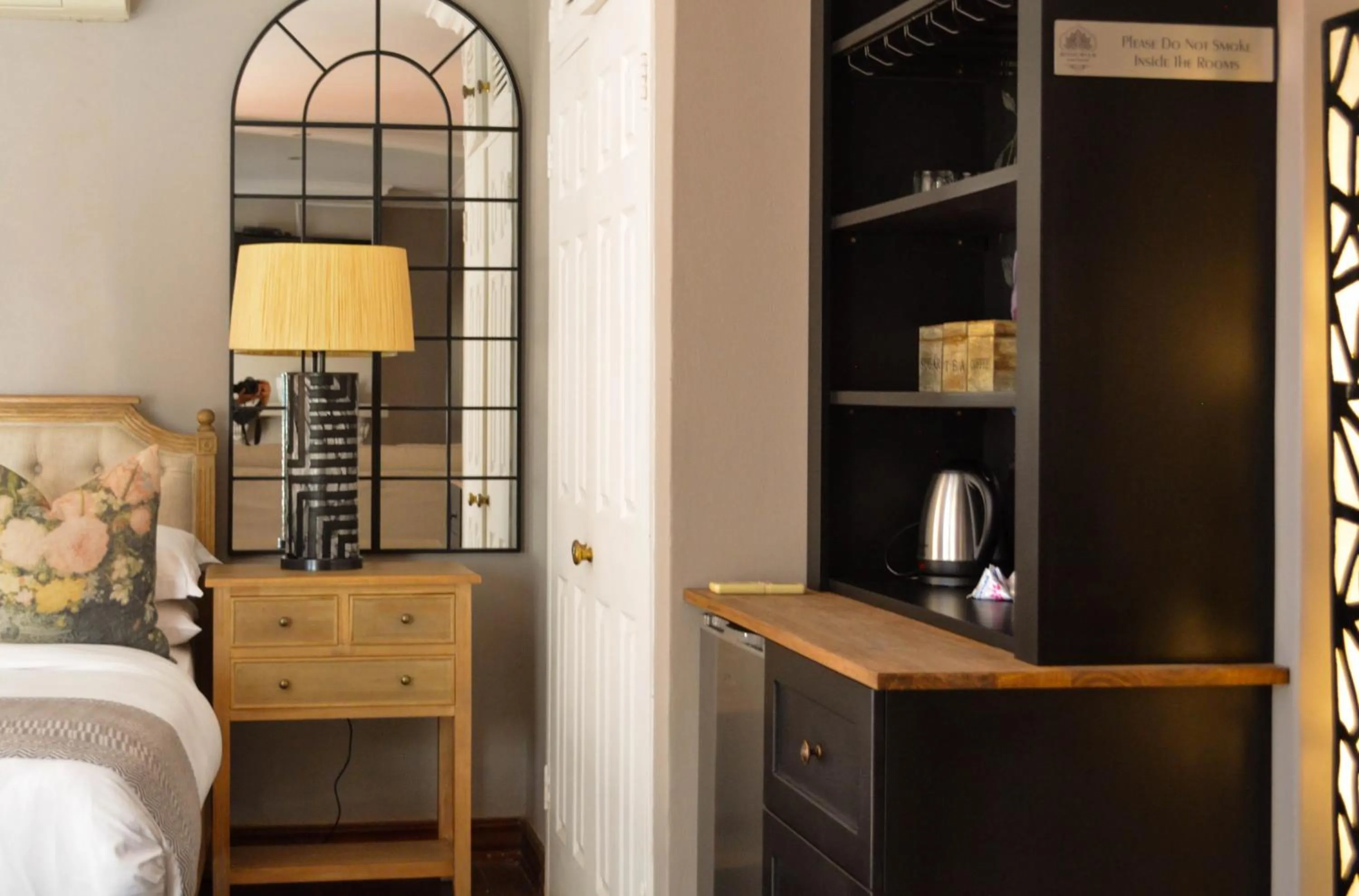 Coffee/tea facilities, Bed in Bohemian Guesthouse - Pretoria