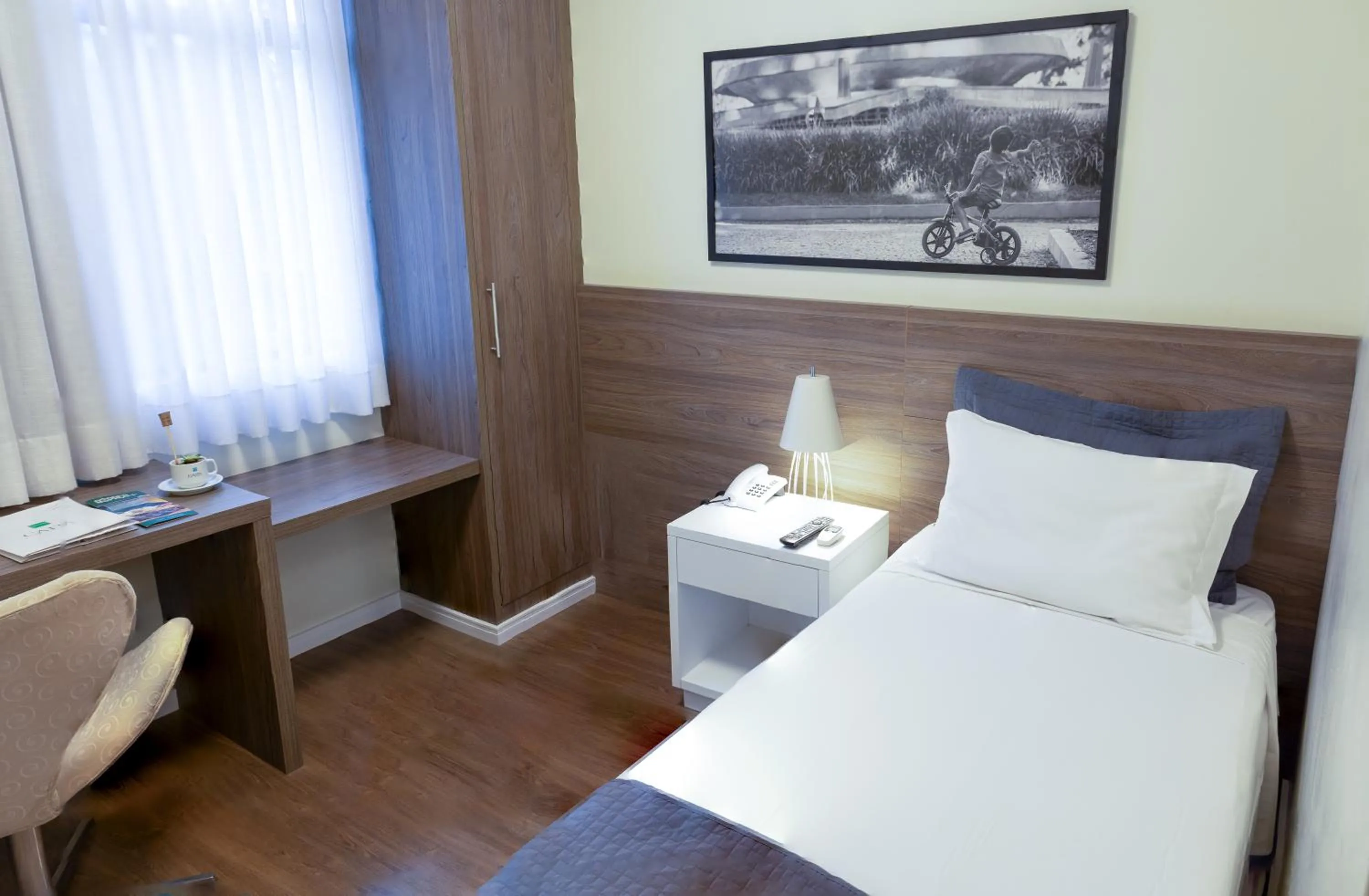 Property building, Bed in Caitá Hotéis