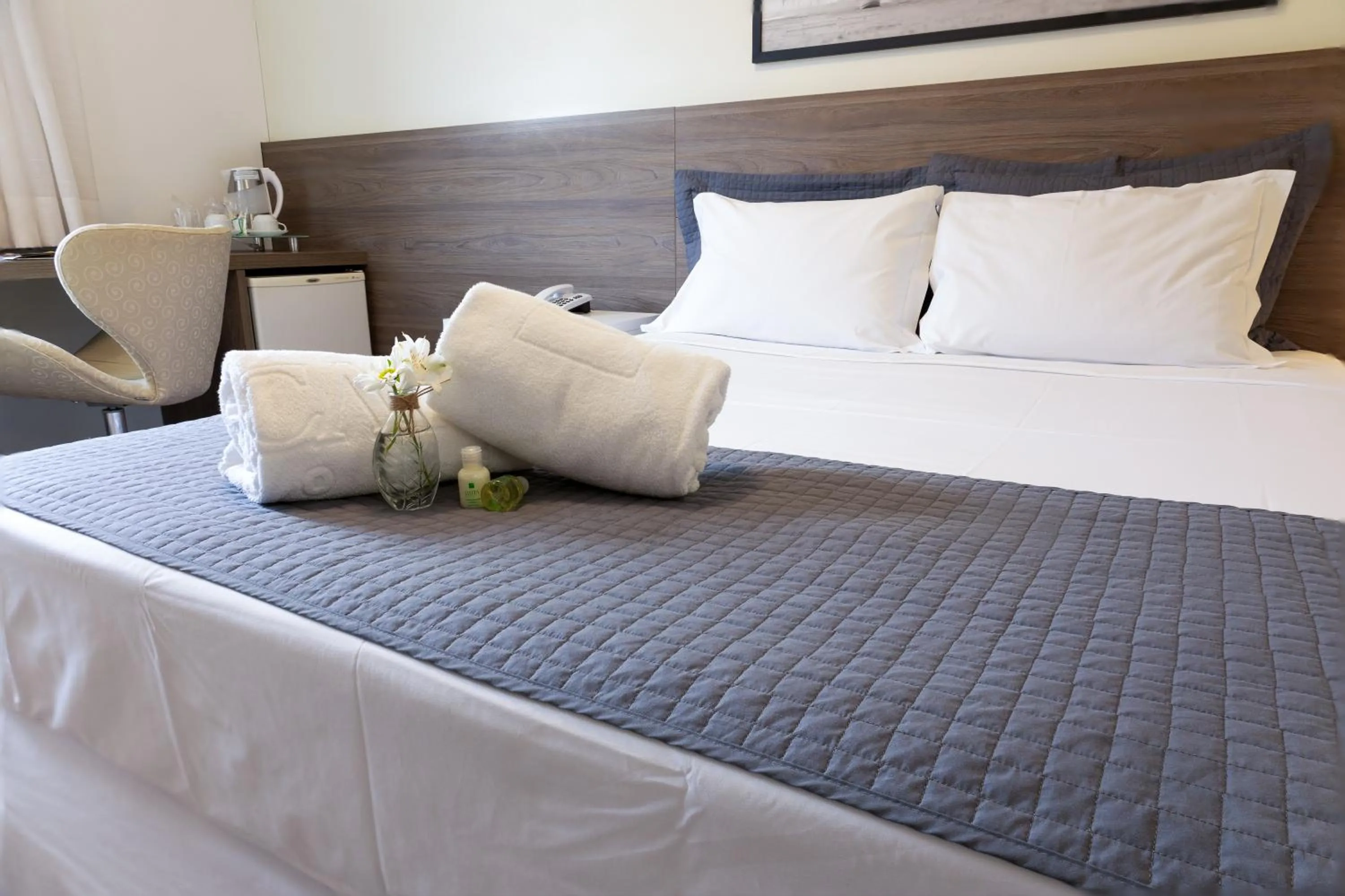 Property building, Bed in Caitá Hotéis