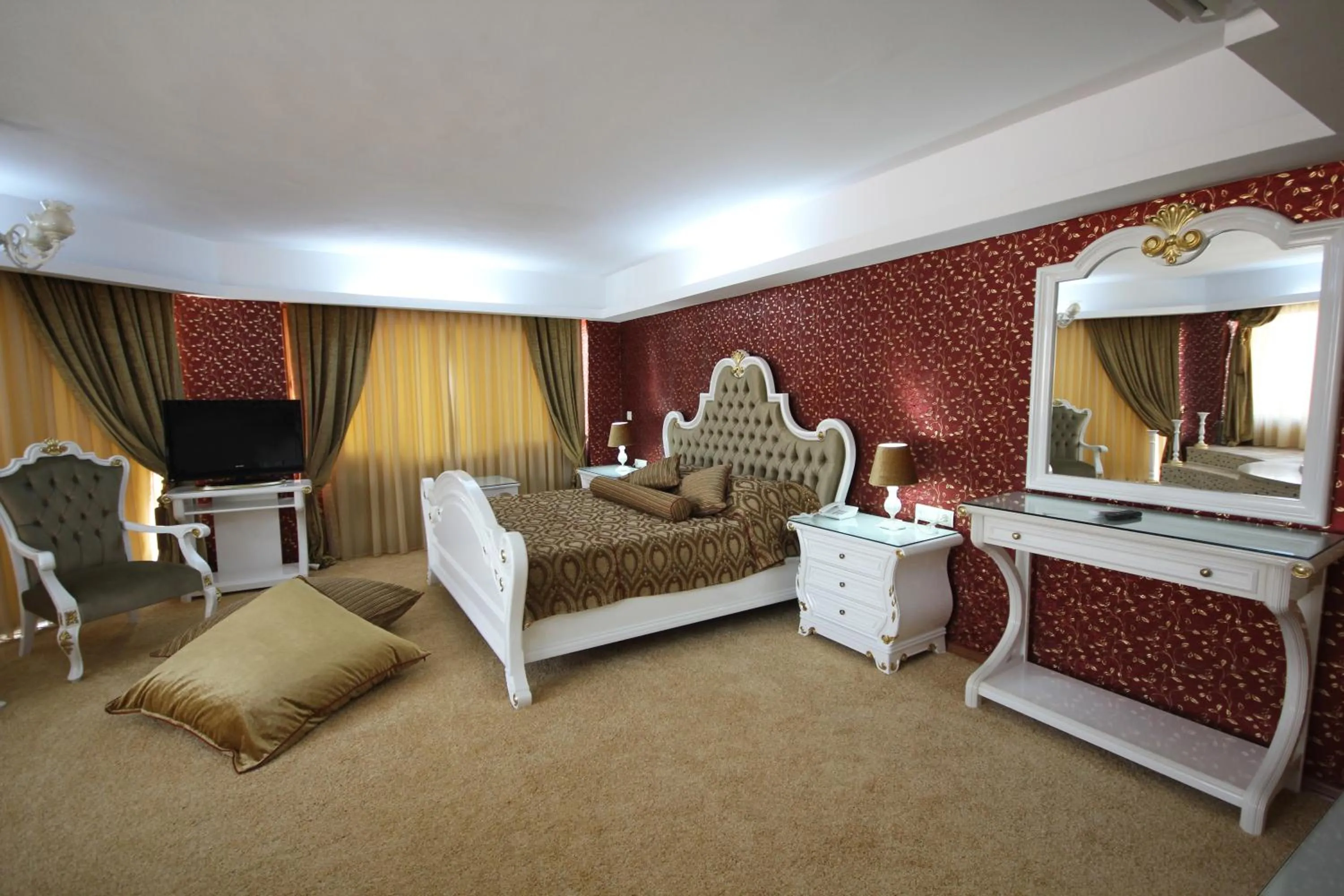 Photo of the whole room, Bed in Grand Corner Boutique Hotel