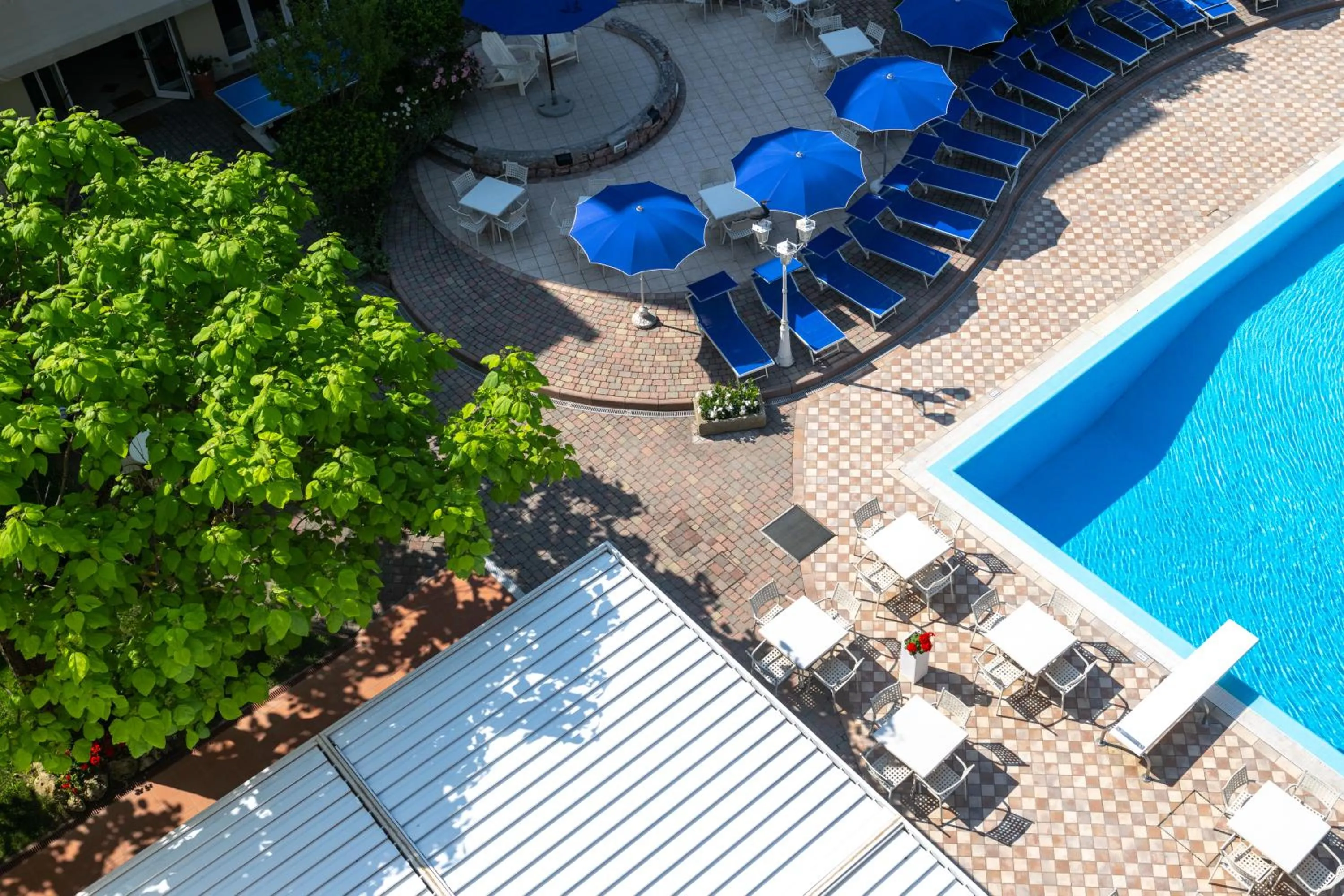 Swimming pool in Hotel Sport & Residenza